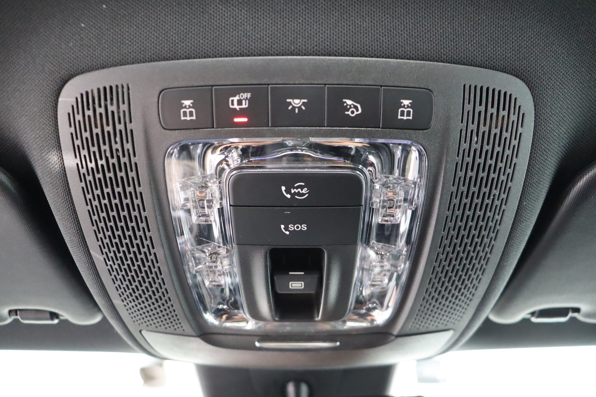 MERCEDES-BENZ A 250 AMG Line 7G-DCT-image-19