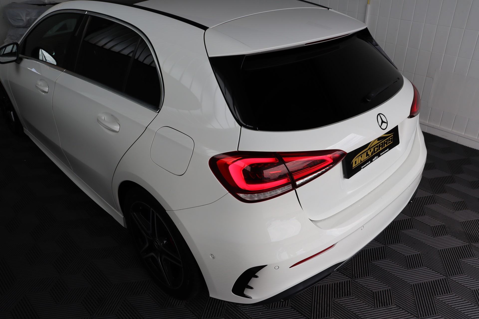 MERCEDES-BENZ A 250 AMG Line 7G-DCT-image-7