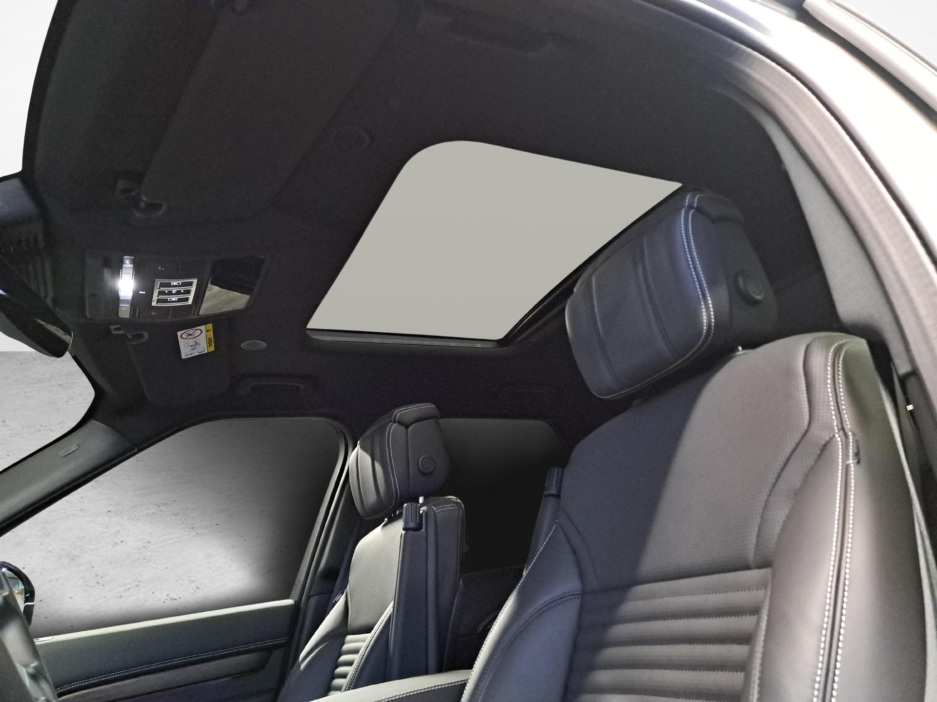 LAND ROVER Discovery 3.0 D I6 350 Dynamic HSE-image-12
