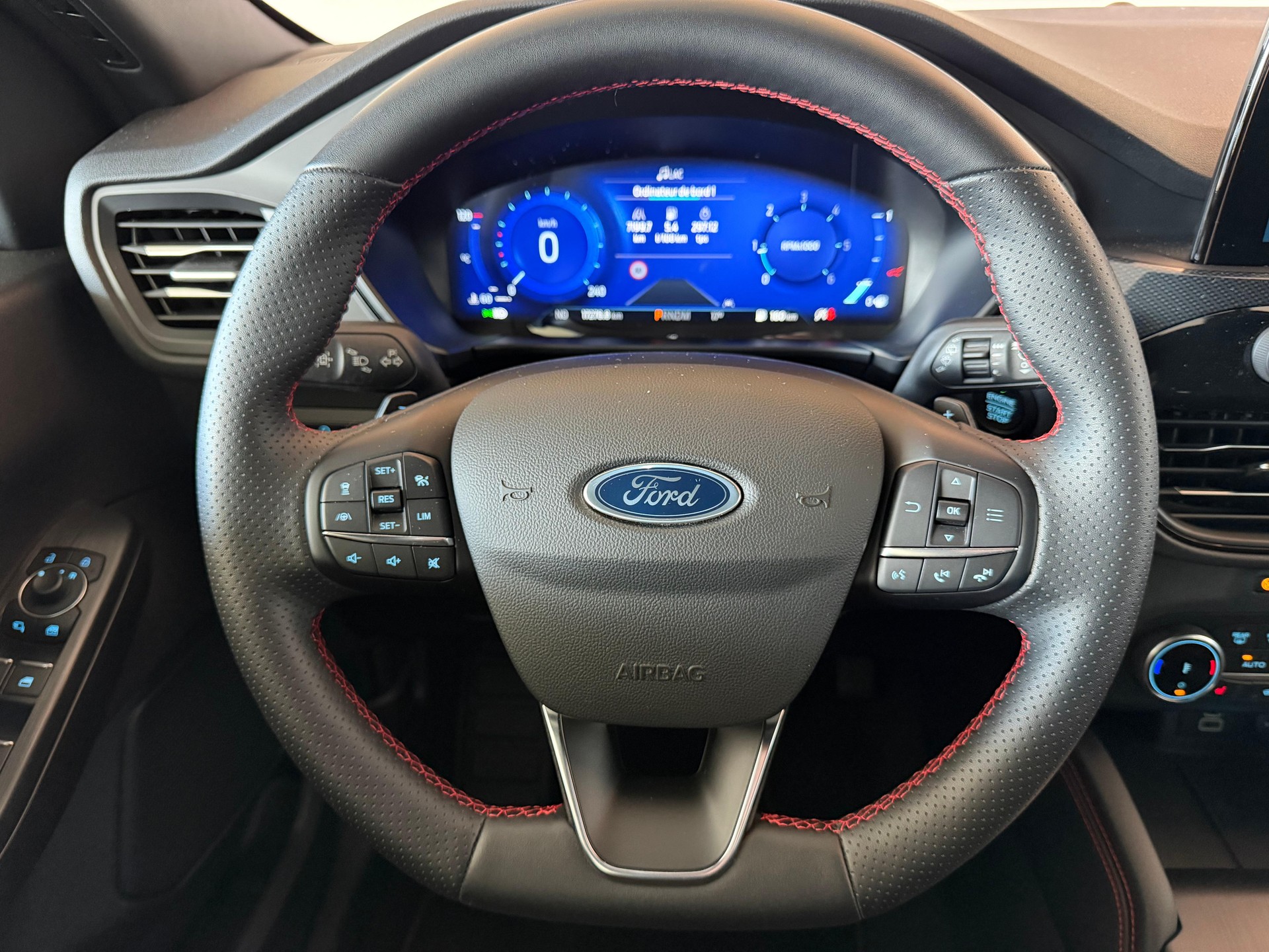 FORD Kuga 2.0 EcoBlue ST-Line-image-14