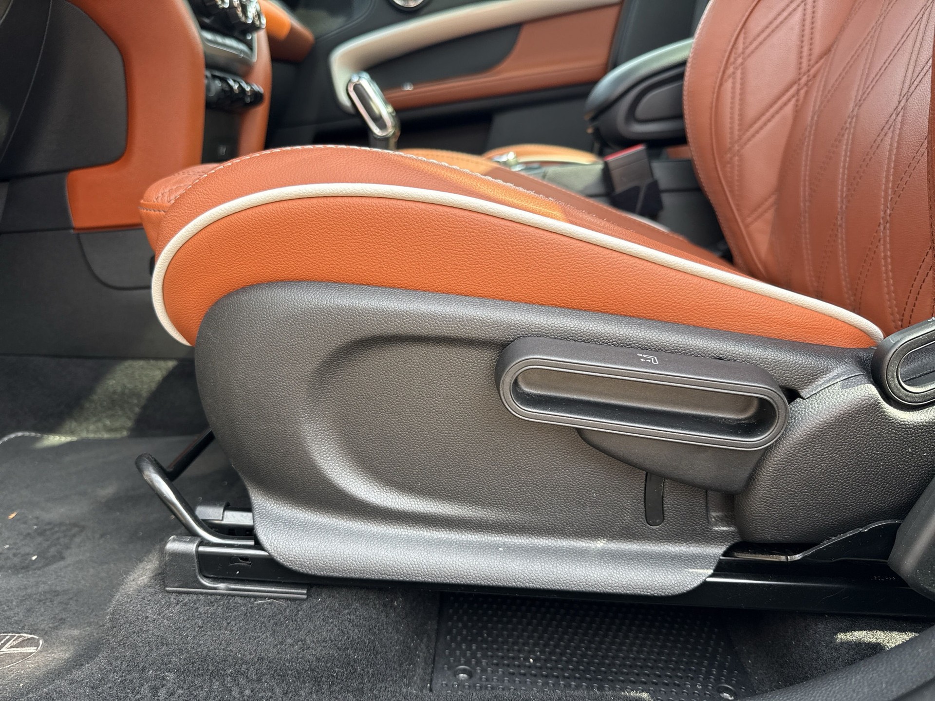 MINI Countryman Cooper SD ALL4 Steptronic-image-17