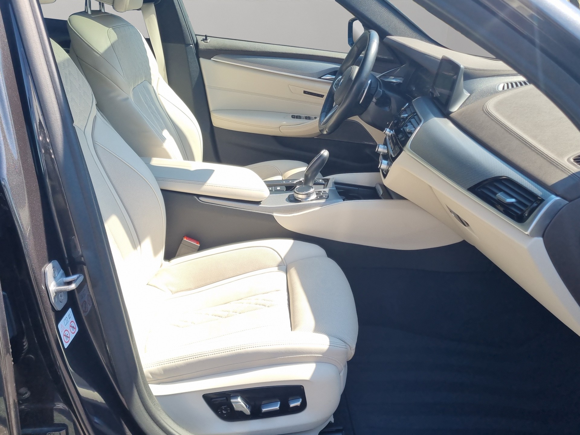 BMW 540i xDrive Touring Steptronic MSport-image-20