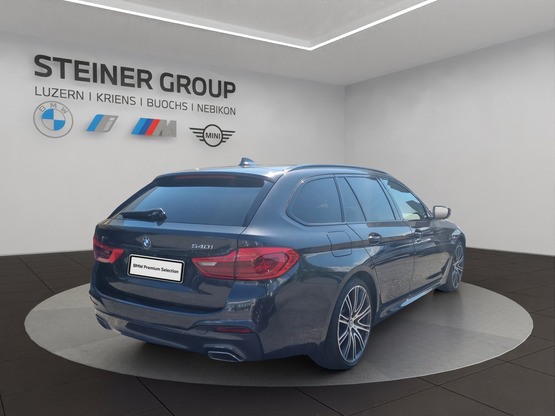 BMW 540i xDrive Touring Steptronic MSport-image-4