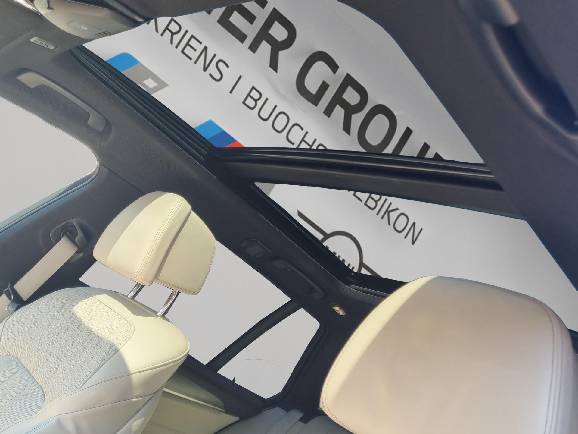 BMW 540i xDrive Touring Steptronic MSport-image-12