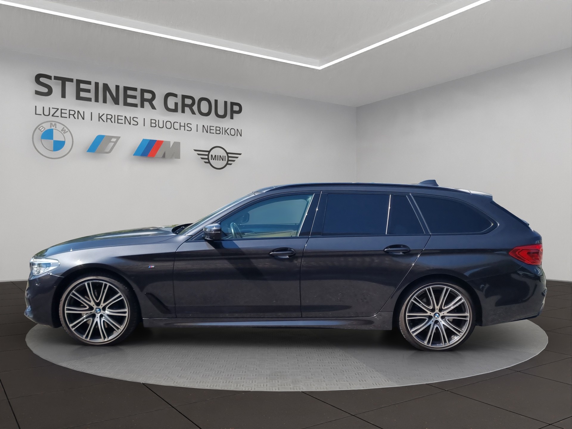 BMW 540i xDrive Touring Steptronic MSport-image-7