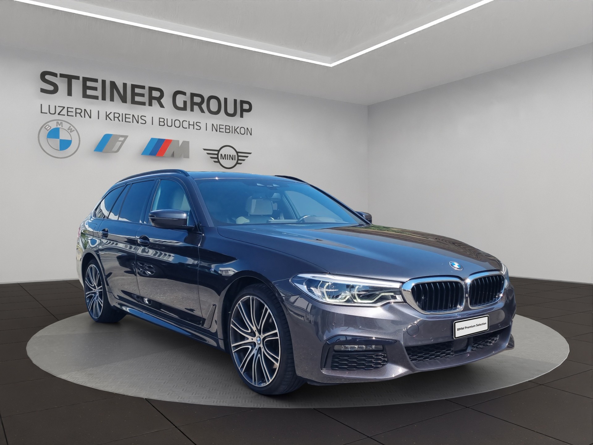 BMW 540i xDrive Touring Steptronic MSport-image-2