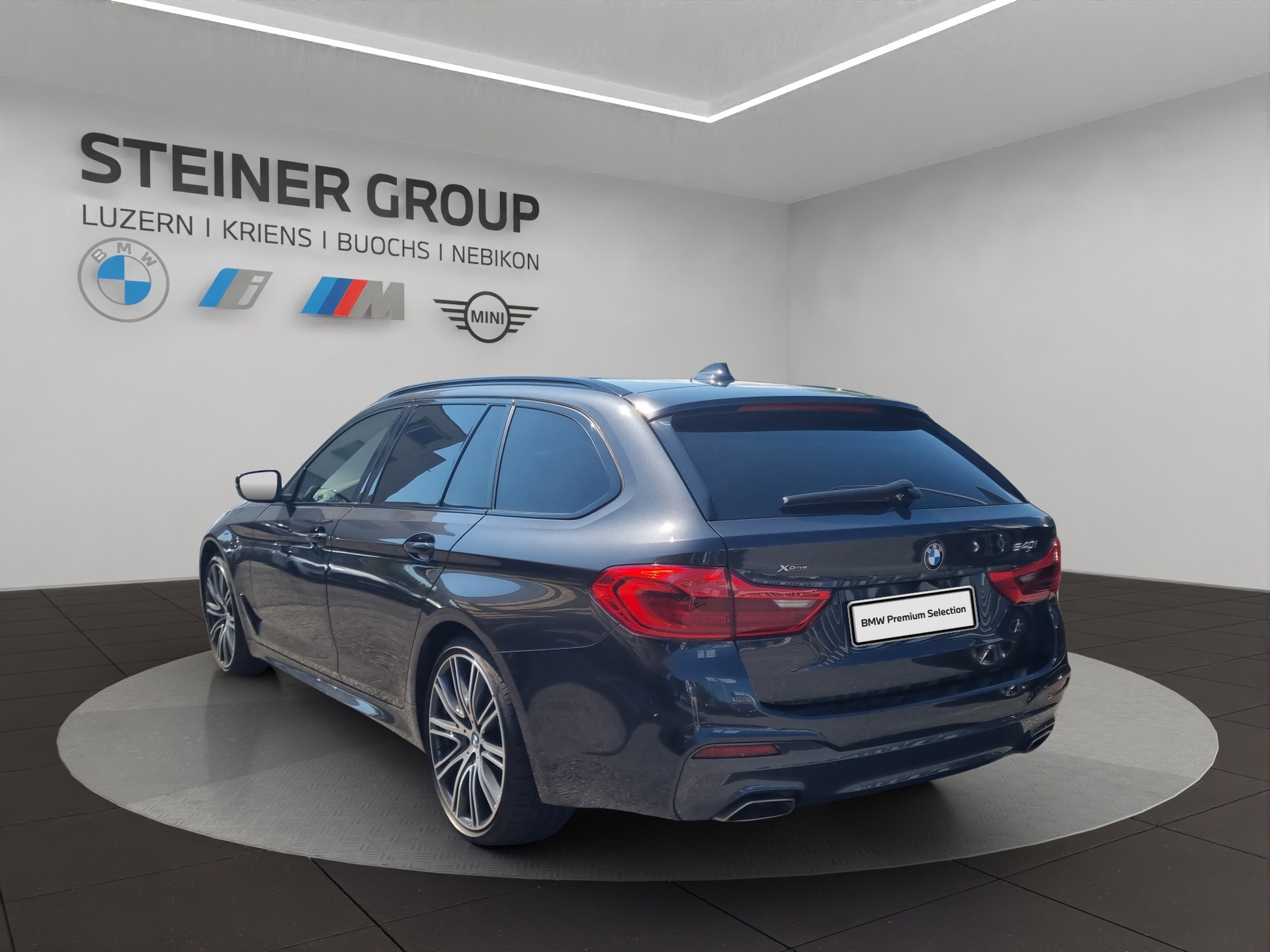 BMW 540i xDrive Touring Steptronic MSport-image-6