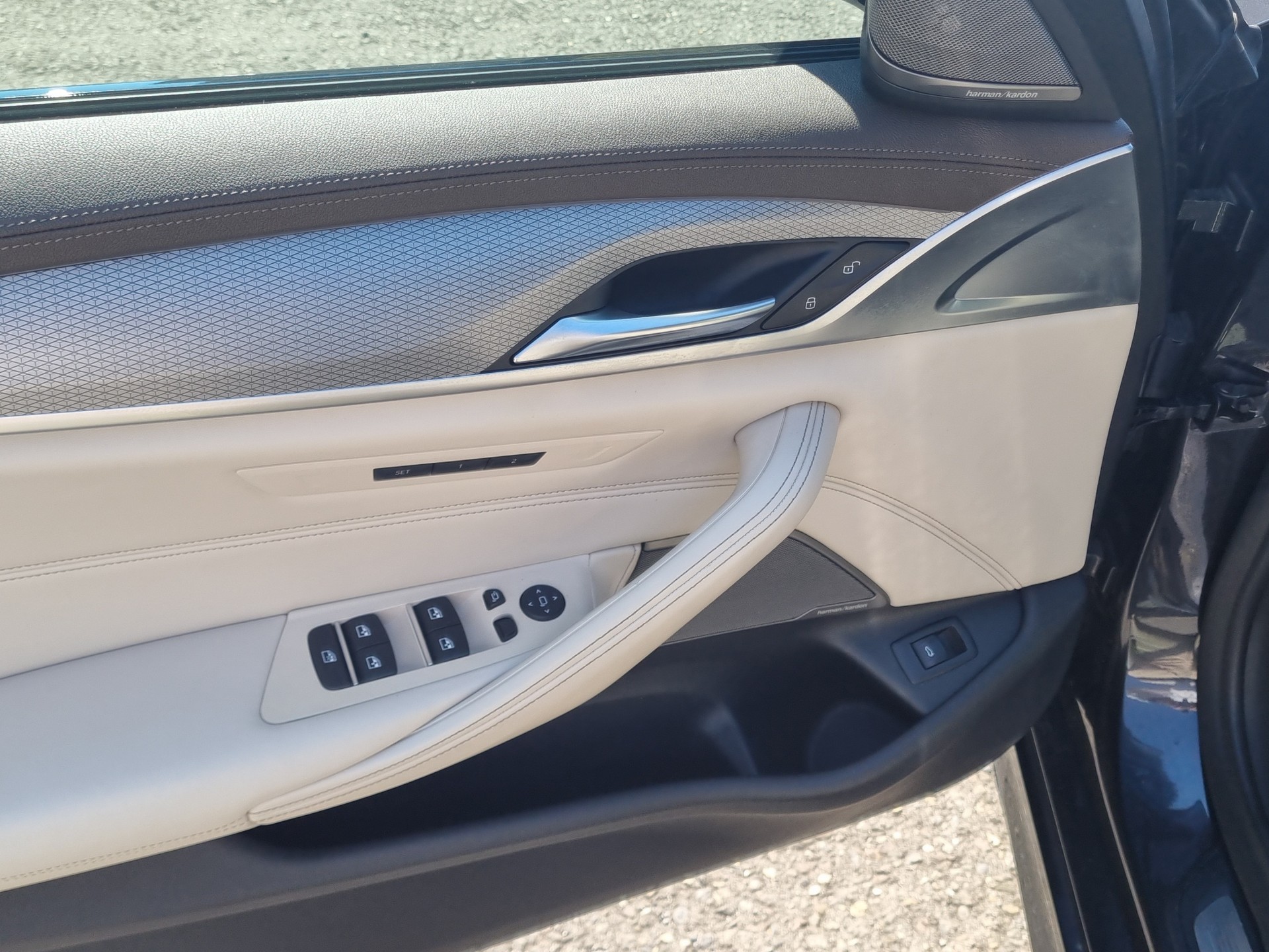 BMW 540i xDrive Touring Steptronic MSport-image-11