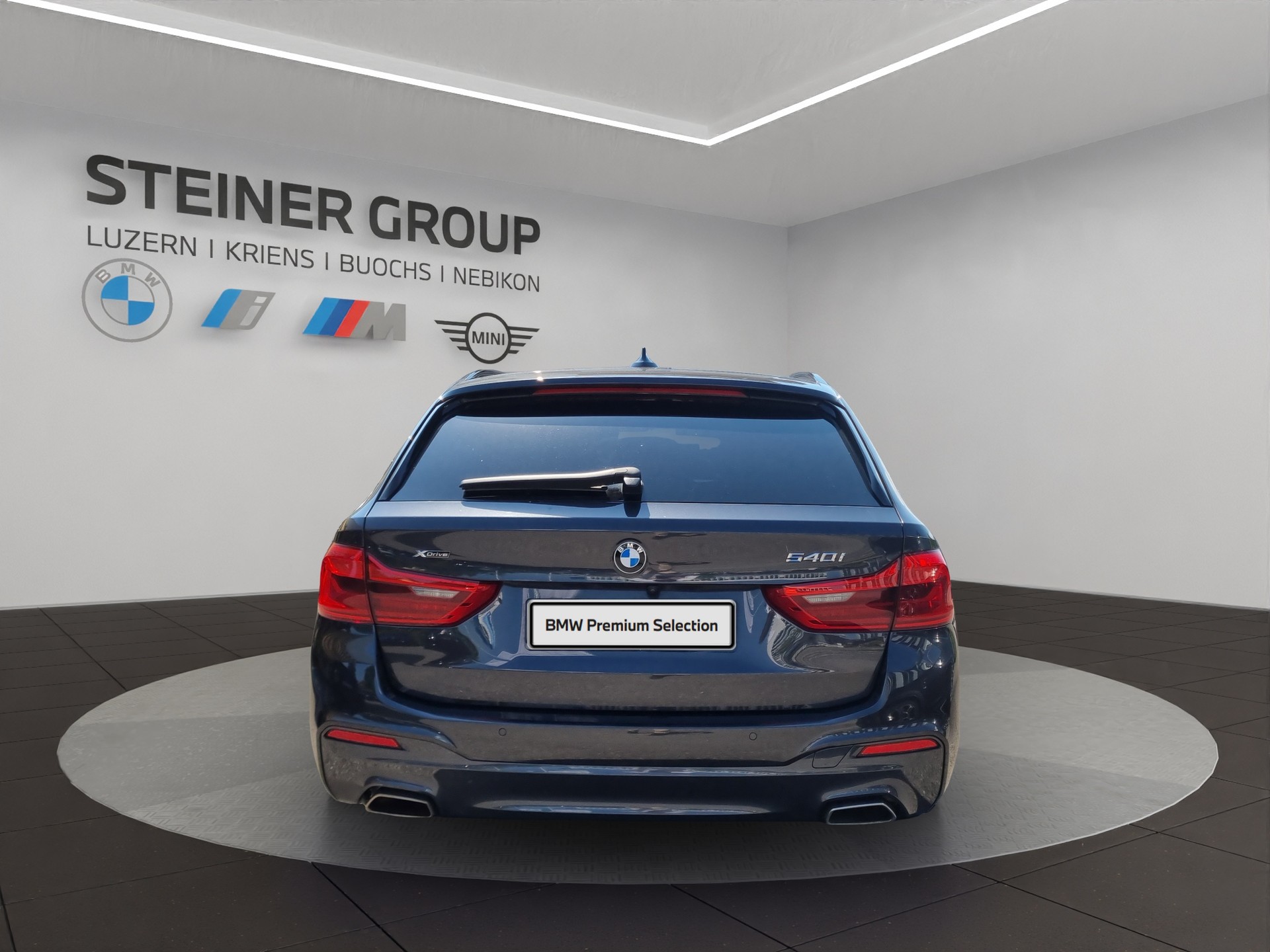 BMW 540i xDrive Touring Steptronic MSport-image-5