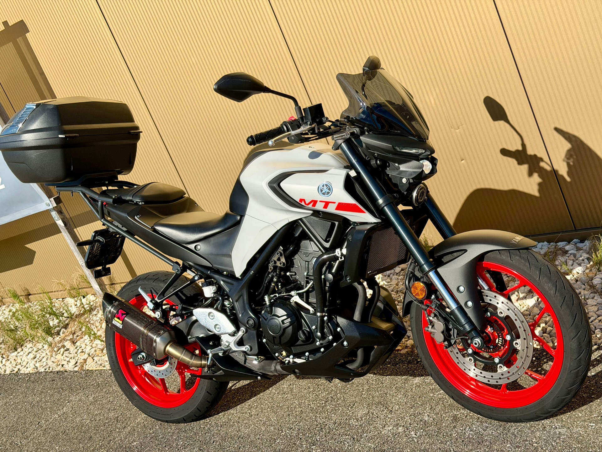 YAMAHA MT-03 ABS-showroom-element-2