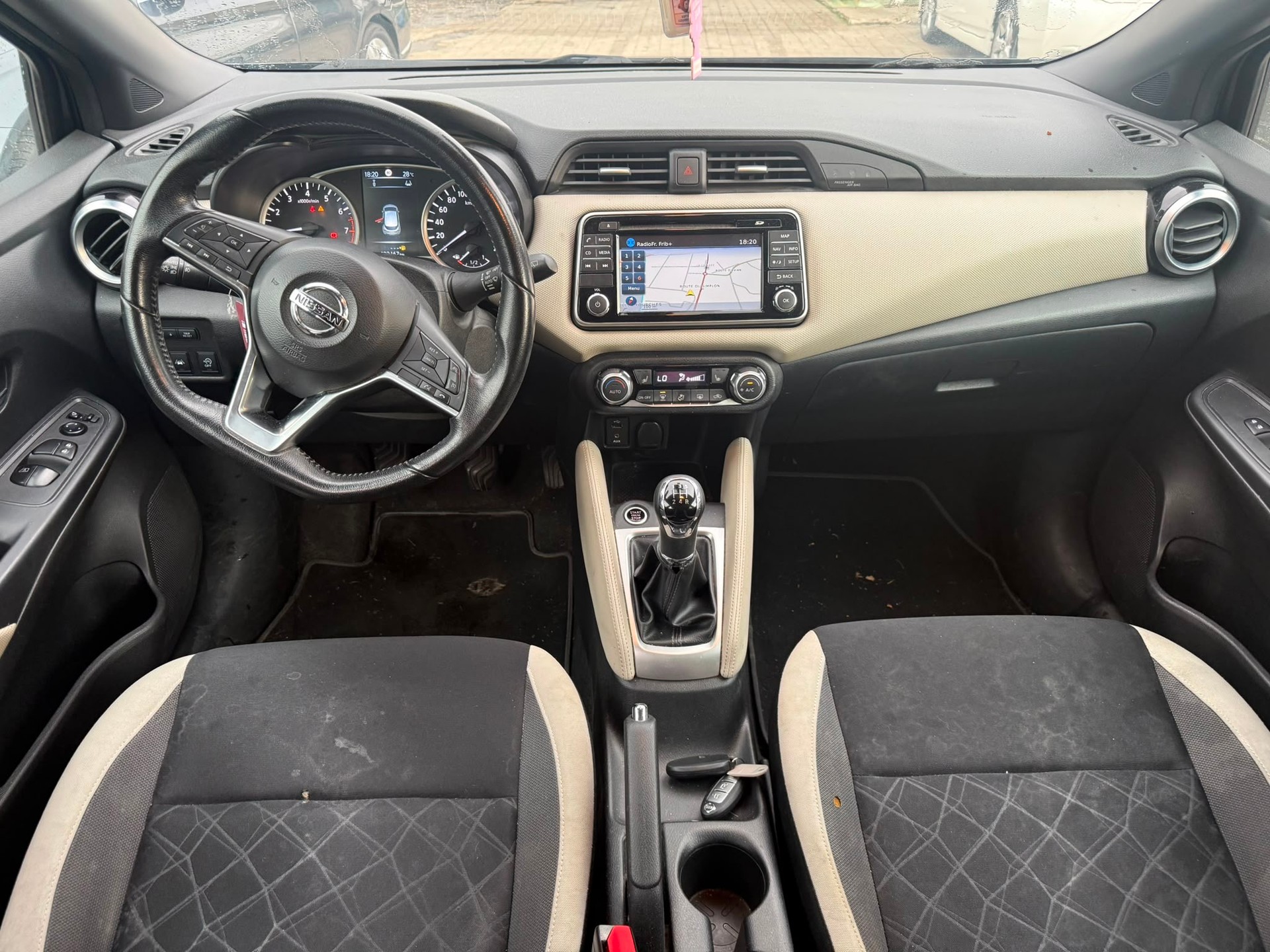 NISSAN Micra 0.9 IG-T n-connecta-image-4