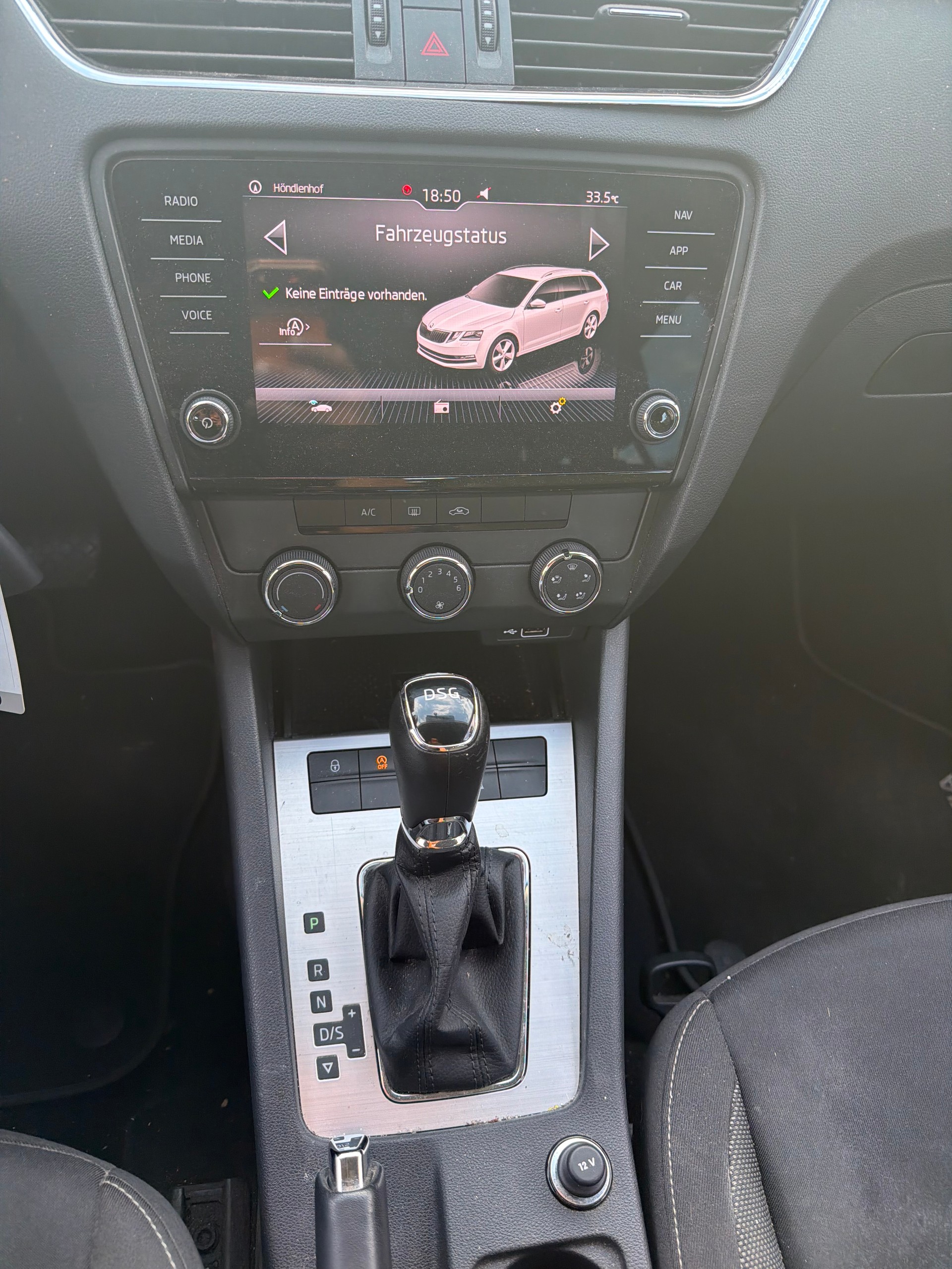 SKODA Octavia Combi 2.0 TDI L&K-image-7