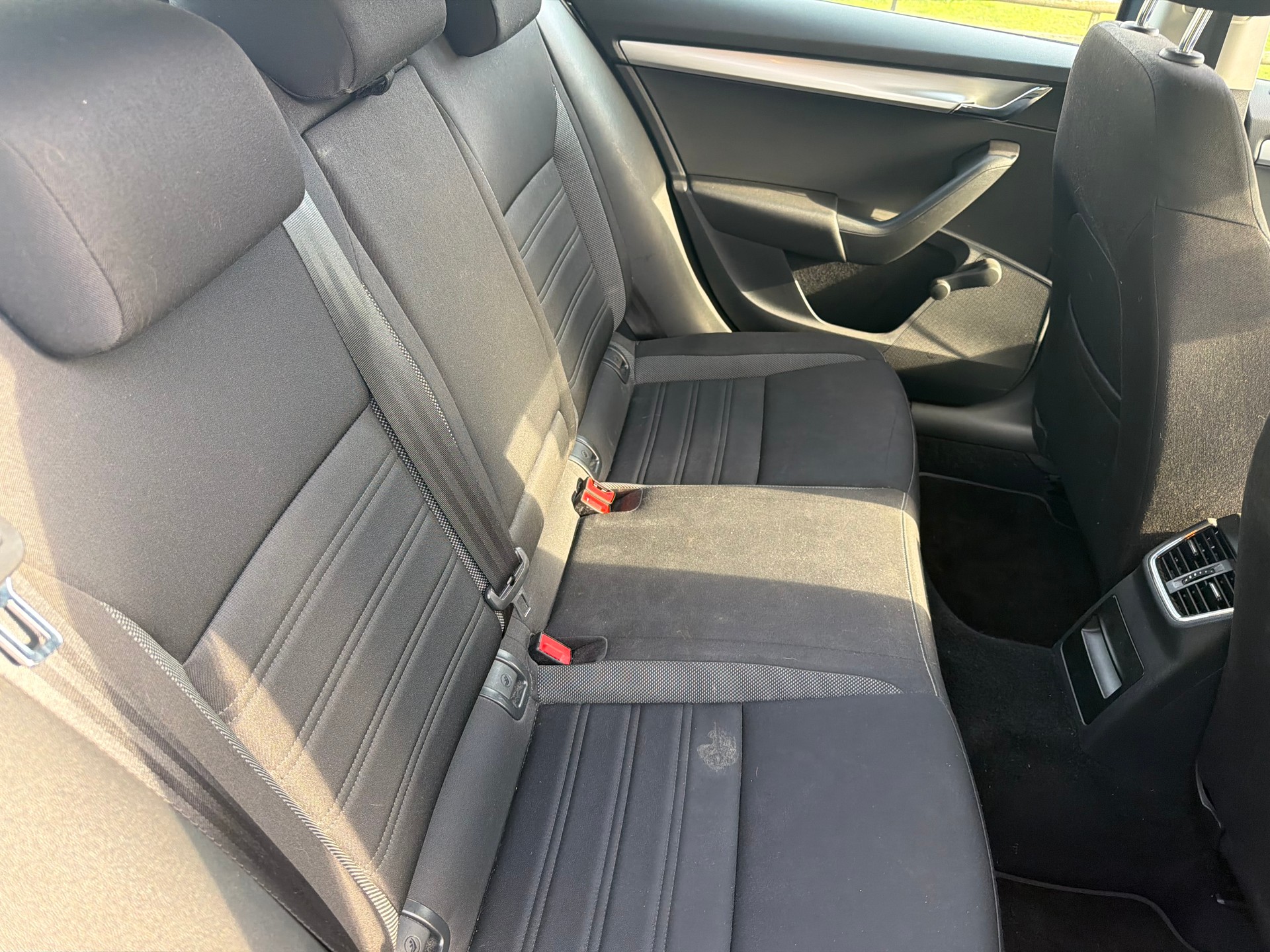 SKODA Octavia Combi 2.0 TDI L&K-image-6
