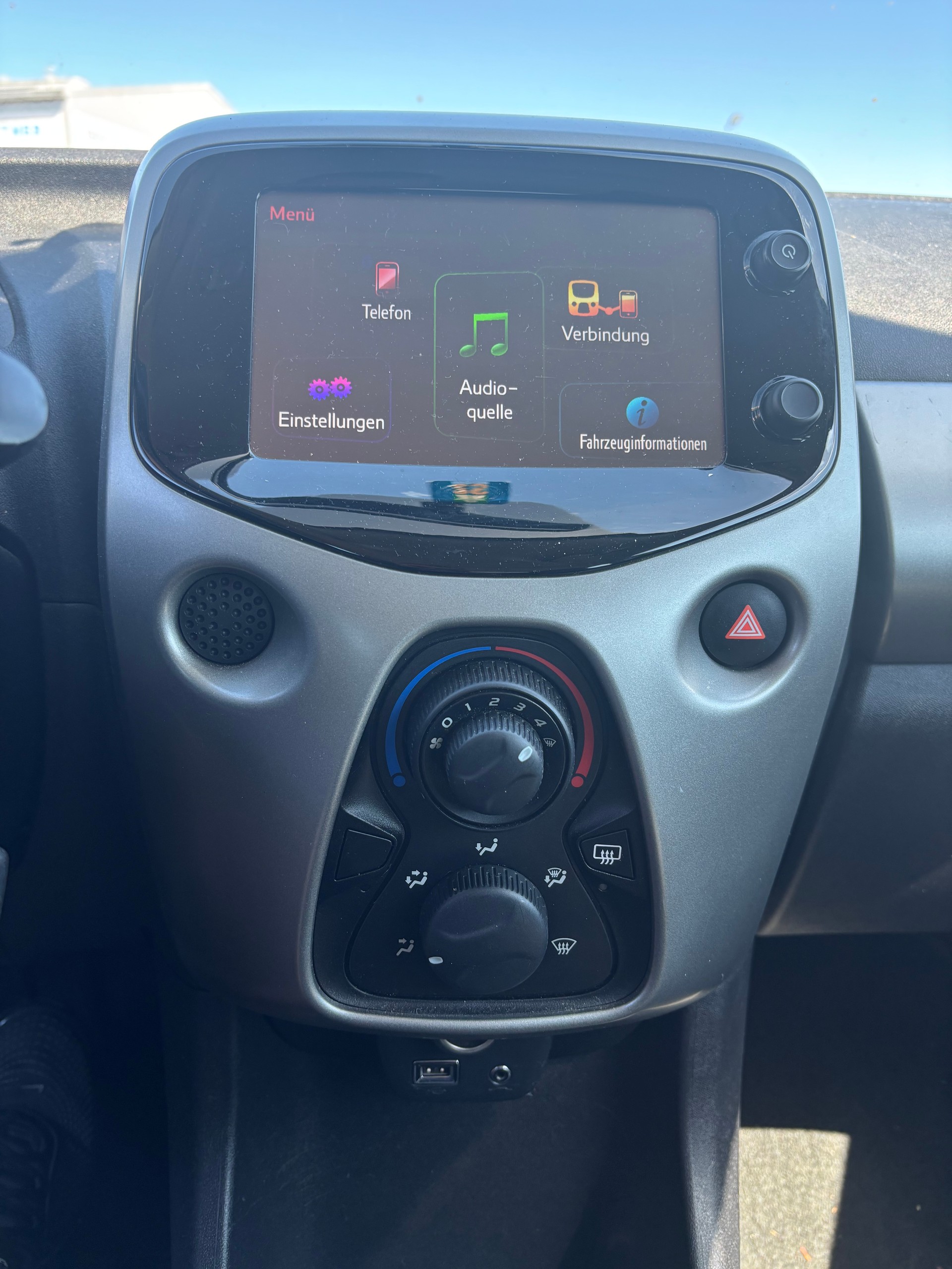 CITROEN C1 1.2 VTi Shine-image-8
