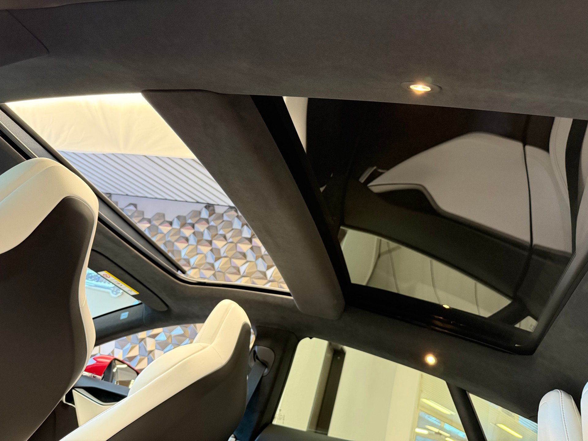 TESLA Model S 100 D Performance-image-12