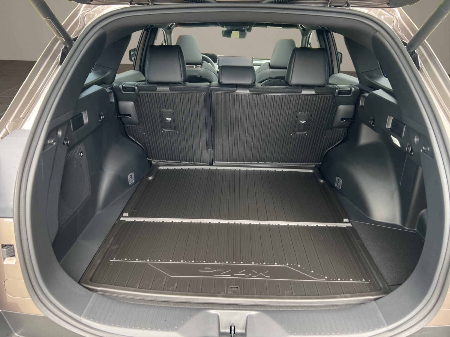 TOYOTA bZ4X Touring Premium AWD-image-19