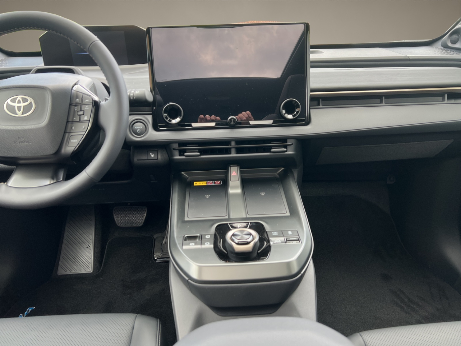 TOYOTA bZ4X Touring Premium AWD-image-10