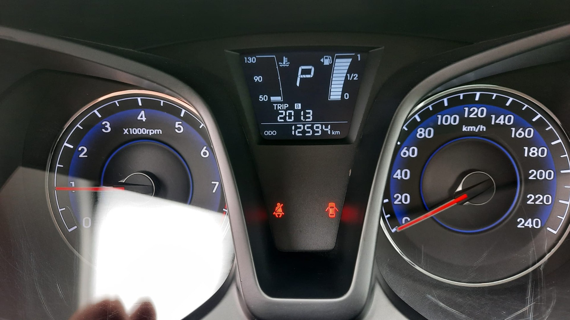 HYUNDAI iX20 1.6 Premium Automatic-image-8
