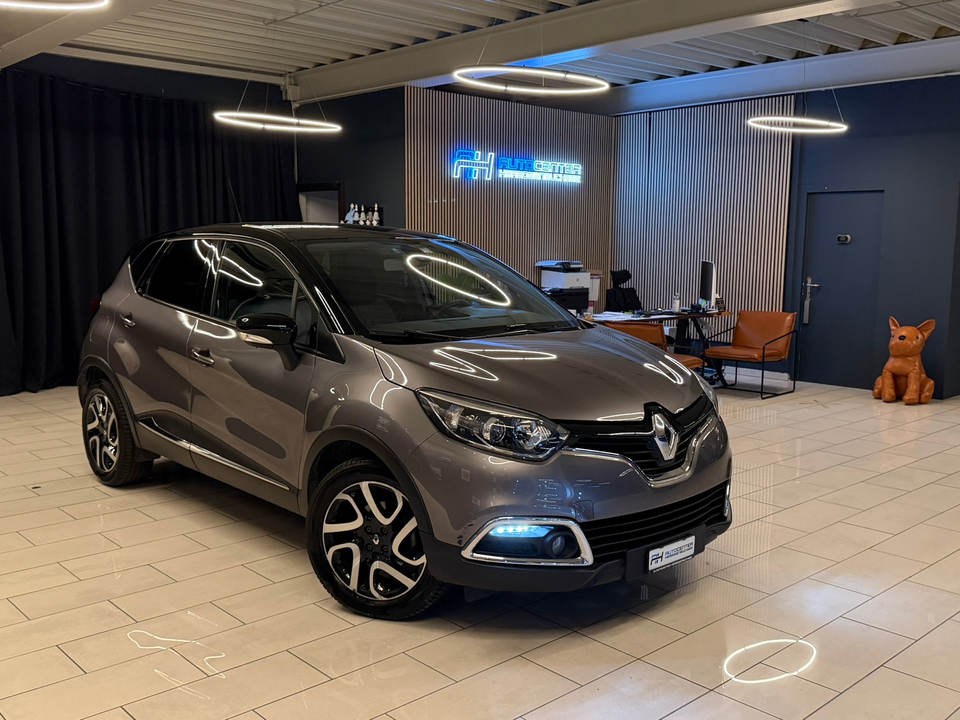 RENAULT Captur 1.2 T 16V Privilège EDC-image-0
