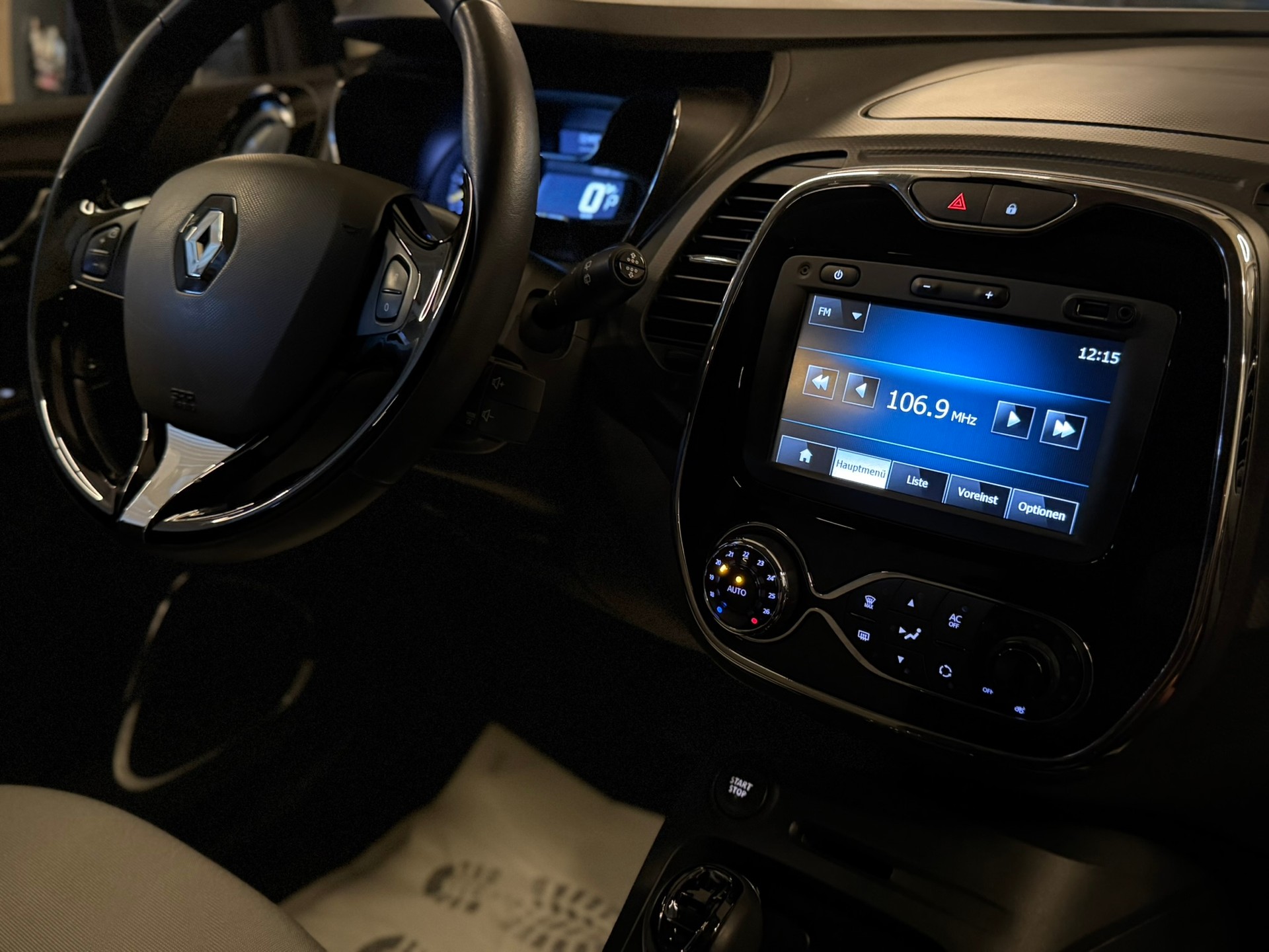 RENAULT Captur 1.2 T 16V Privilège EDC-image-9