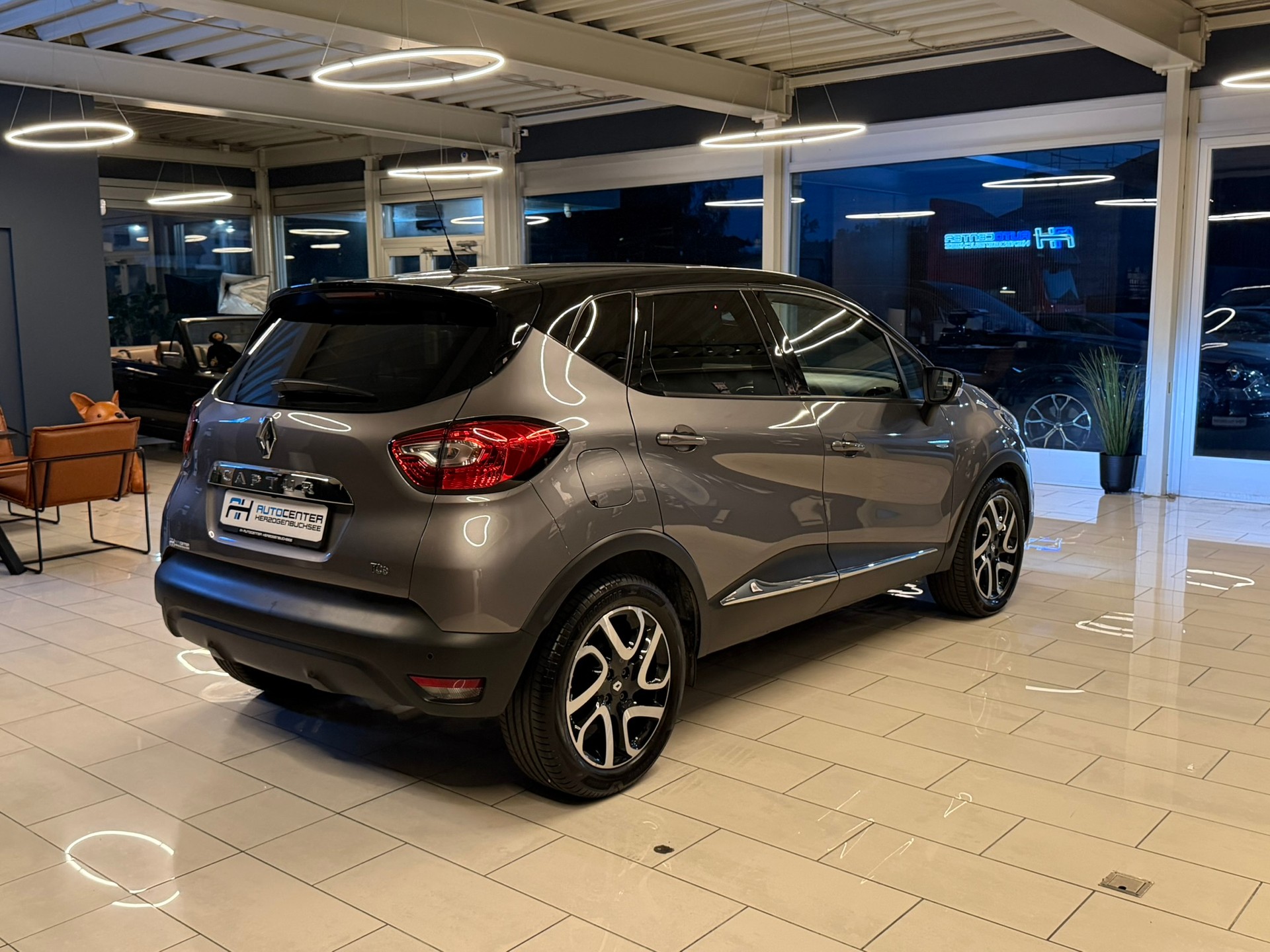 RENAULT Captur 1.2 T 16V Privilège EDC-image-6