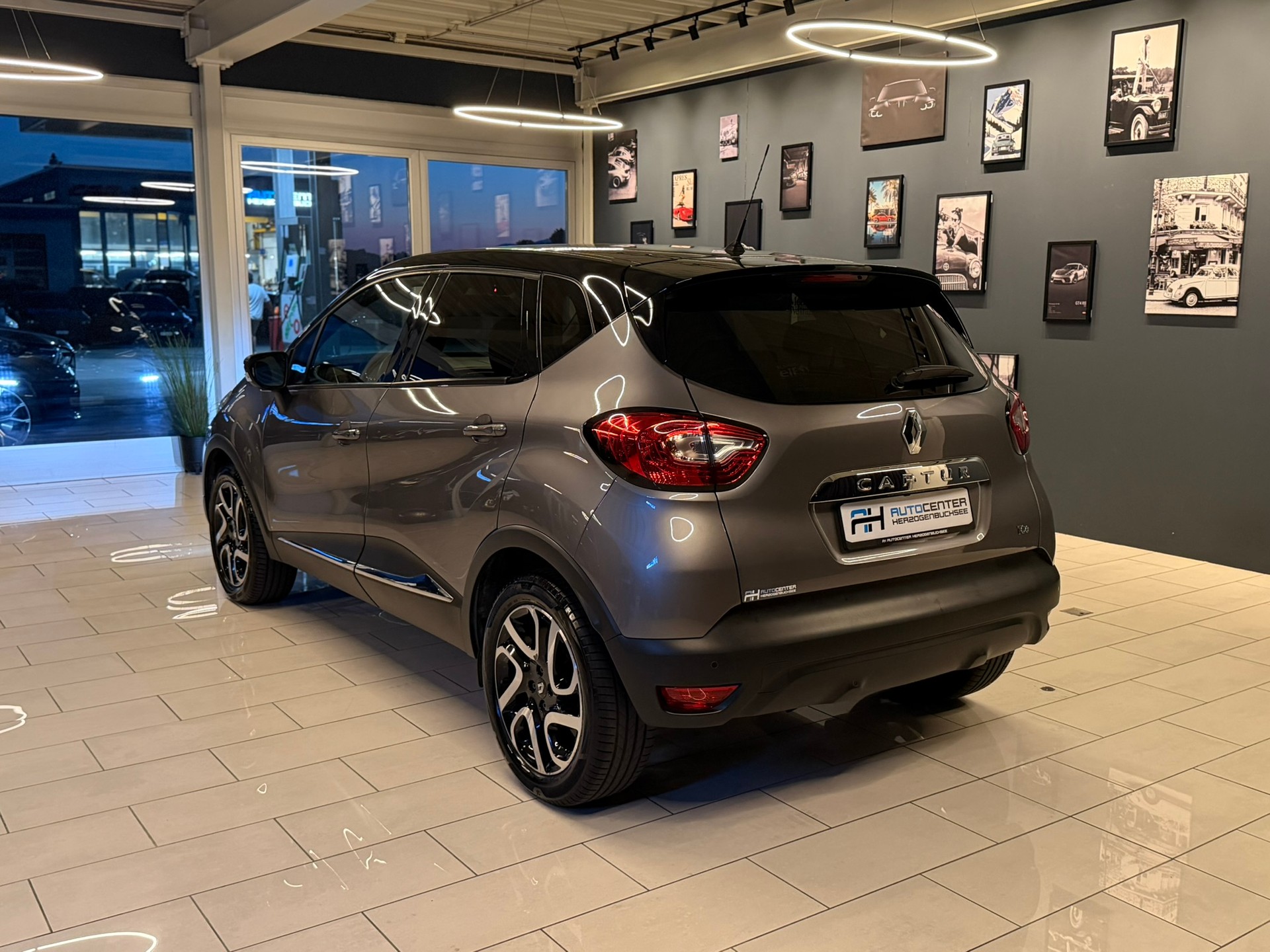 RENAULT Captur 1.2 T 16V Privilège EDC-image-4