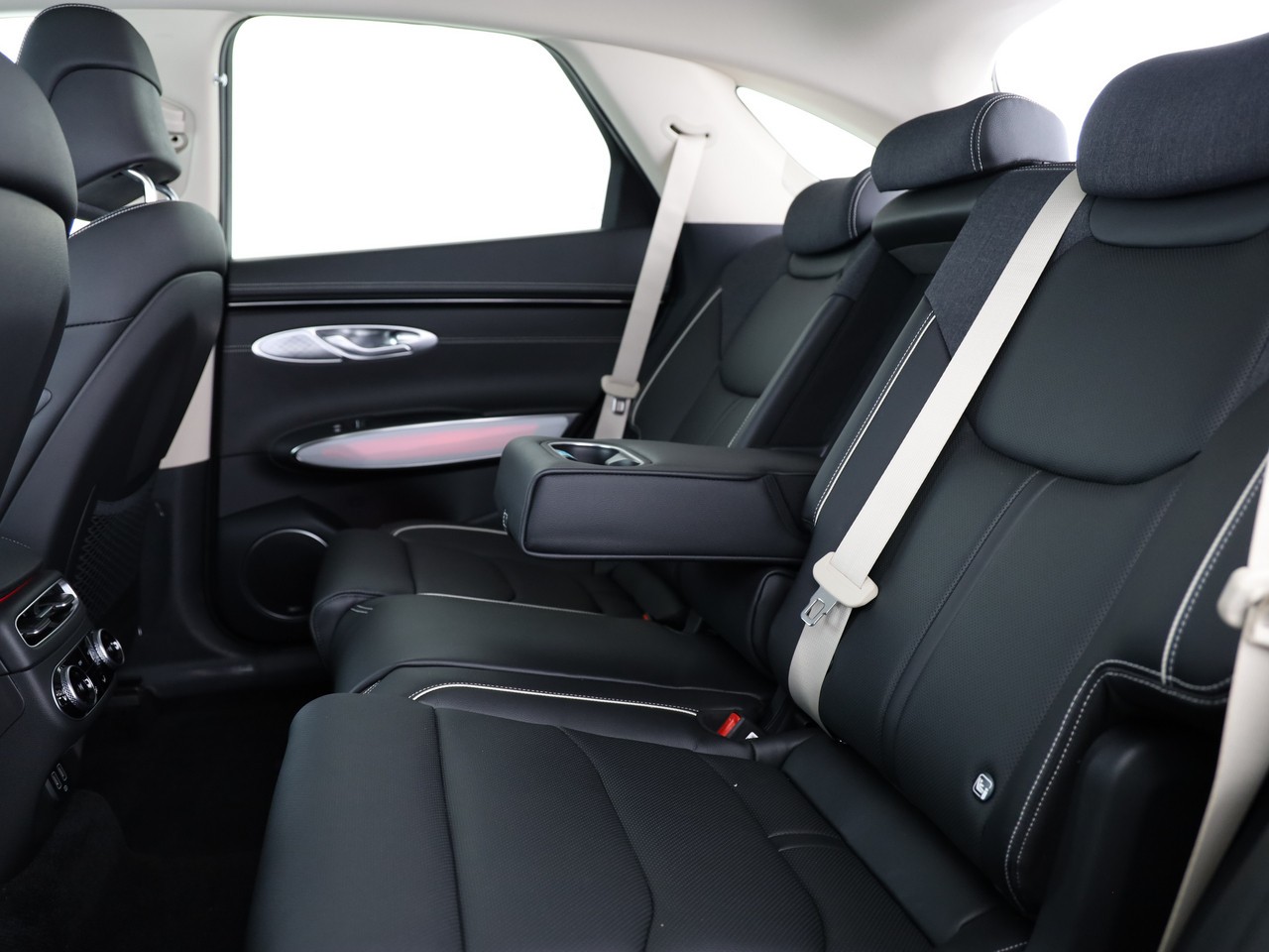 GENESIS GV70 Electrified Sport kWh 77,4 AWD-image-5