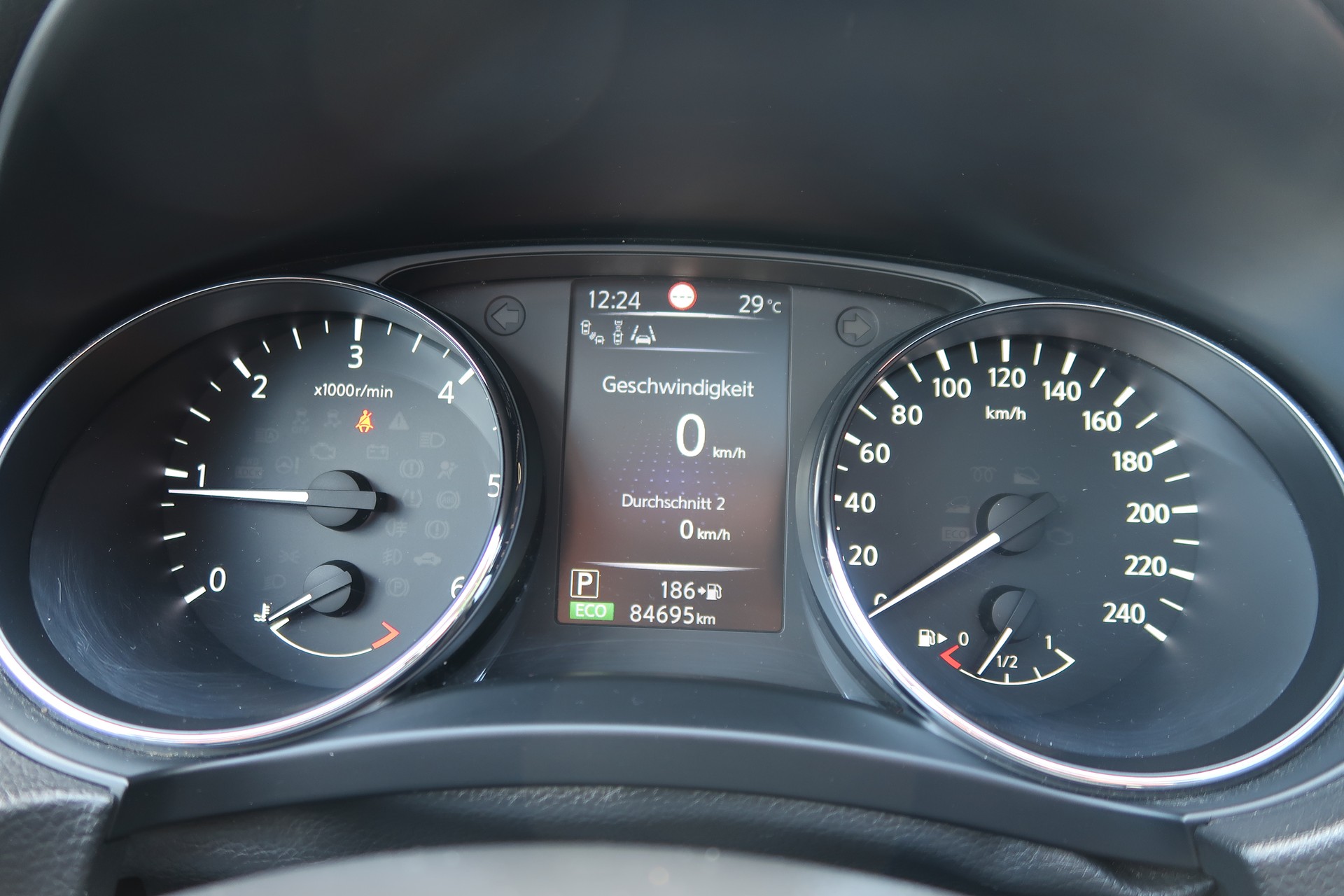 NISSAN Qashqai 1.6 dCi tekna Xtronic CVT-image-11