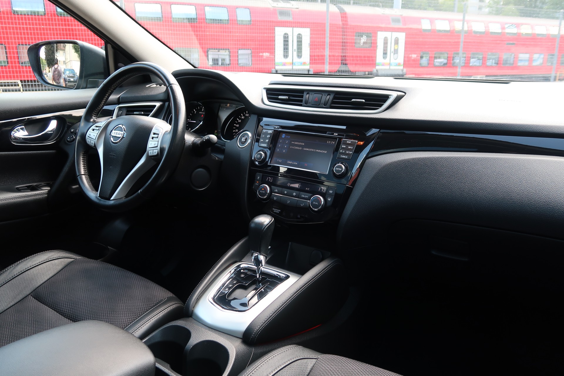 NISSAN Qashqai 1.6 dCi tekna Xtronic CVT-image-10
