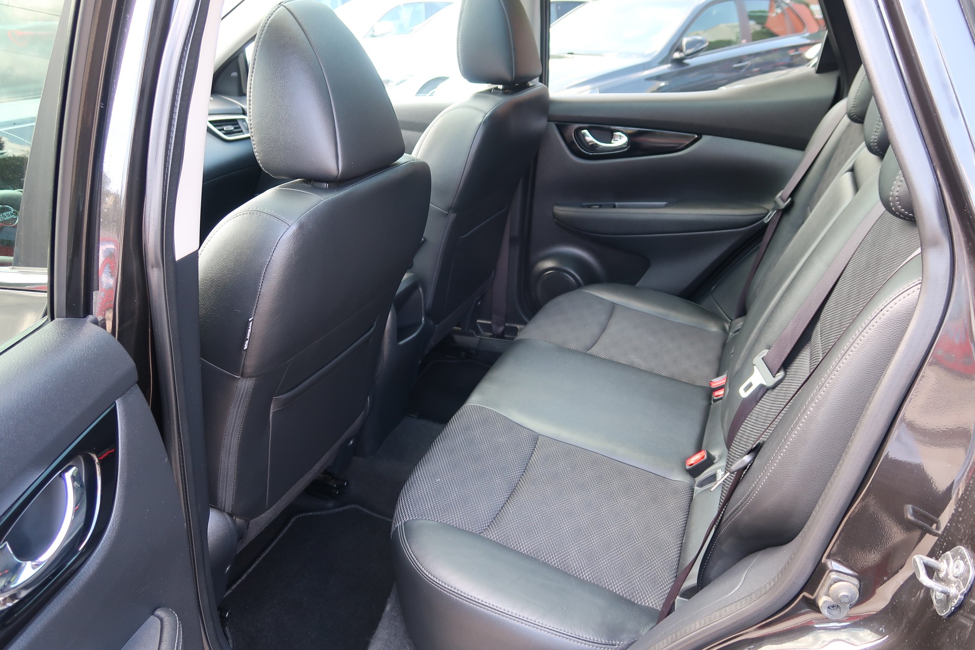 NISSAN Qashqai 1.6 dCi tekna Xtronic CVT-image-7