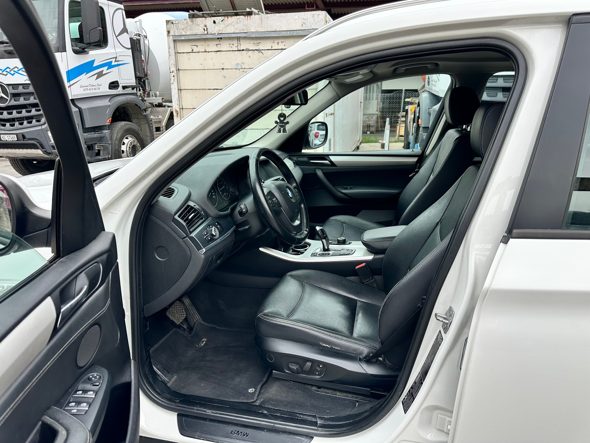 BMW X3 xDrive 28i Steptronic-image-8