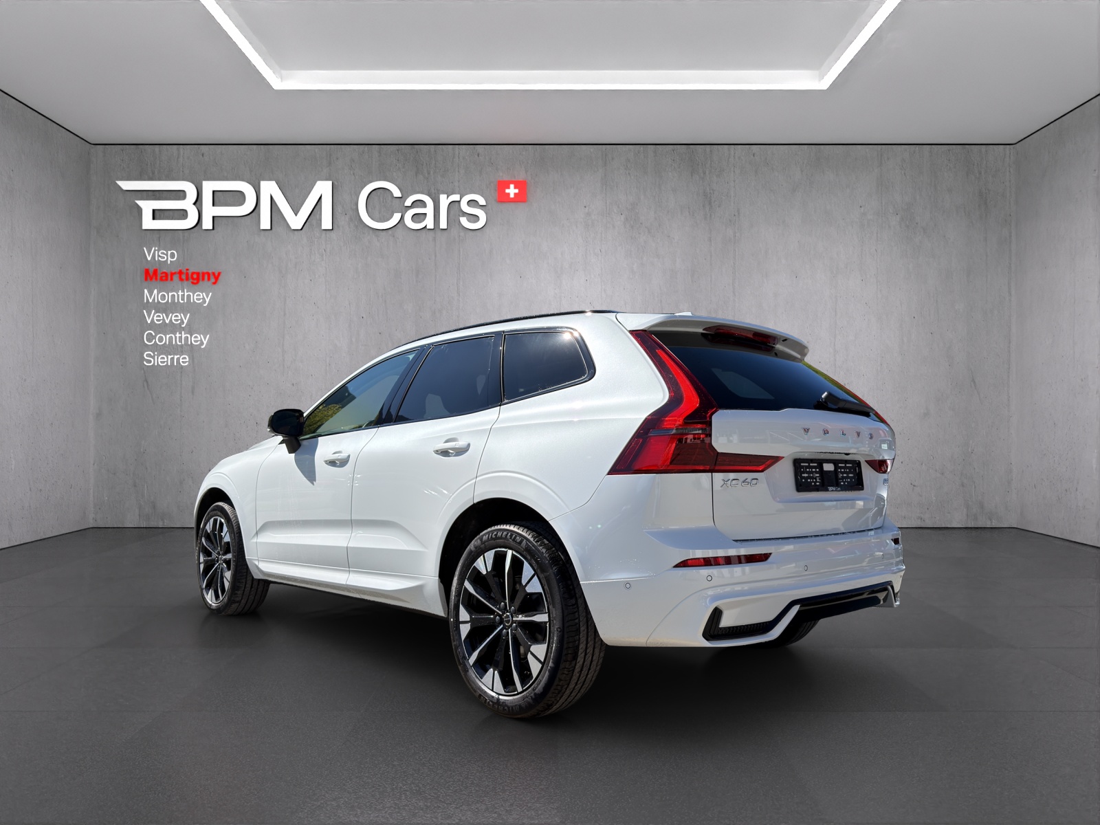 VOLVO XC60 B5 Benzin Mild Hybrid AWD Ultra Dark Geartronic-showroom-element-1