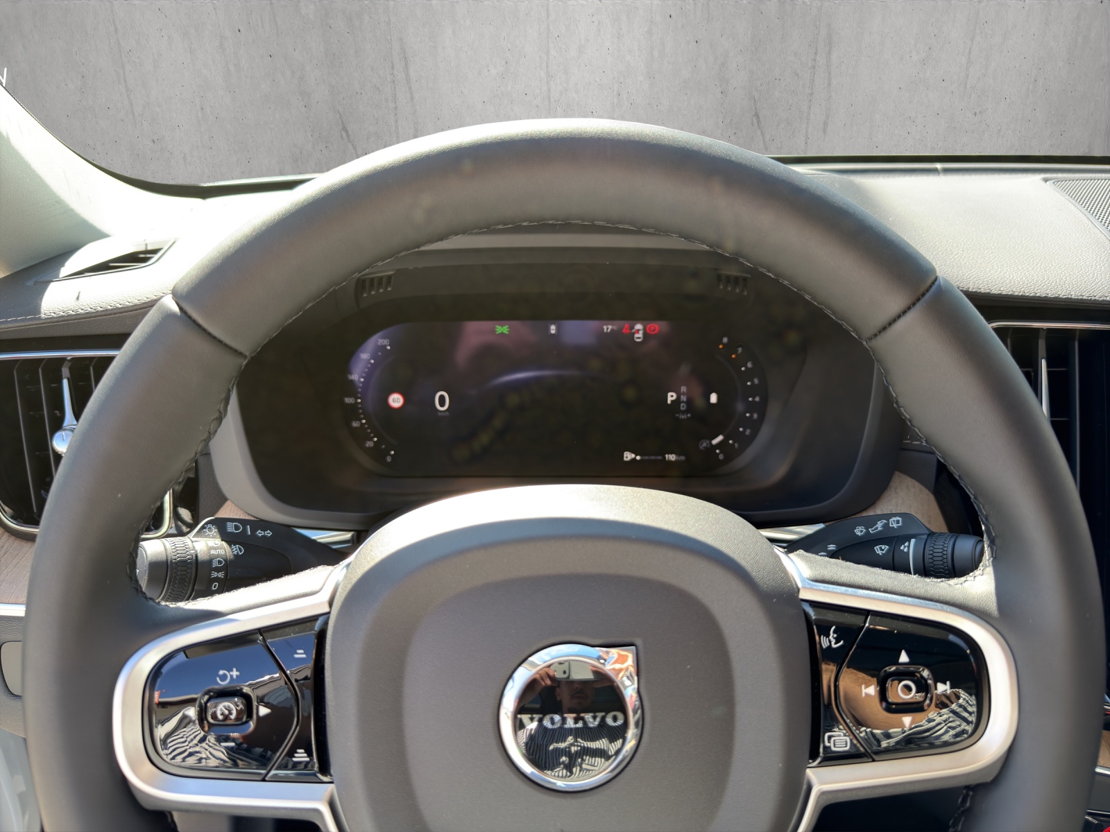 VOLVO XC60 B5 Benzin Mild Hybrid AWD Ultra Dark Geartronic-image-15