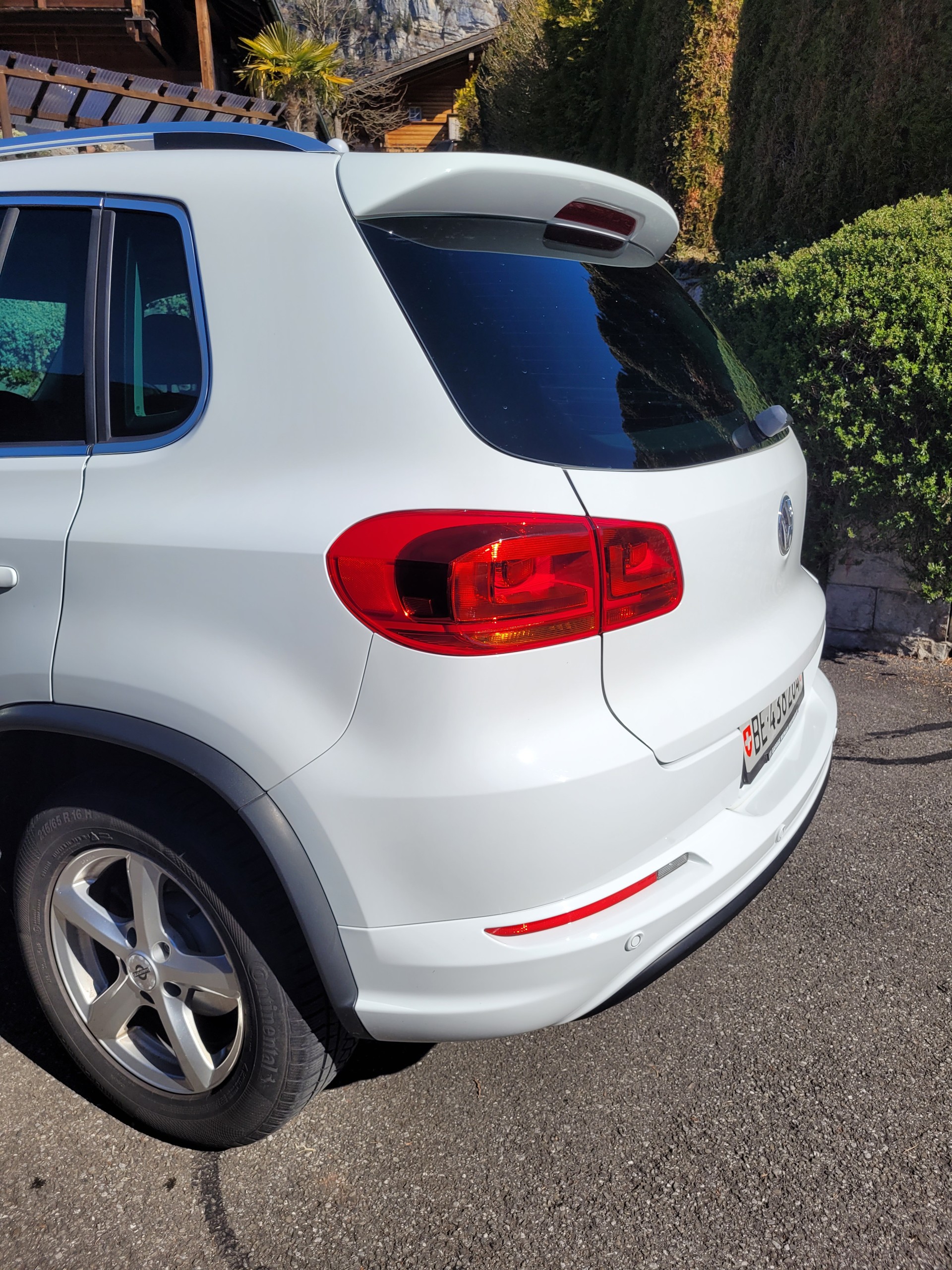 VW 2.0 TDI BMT Sport & Style R-Line 4Motion-image-2