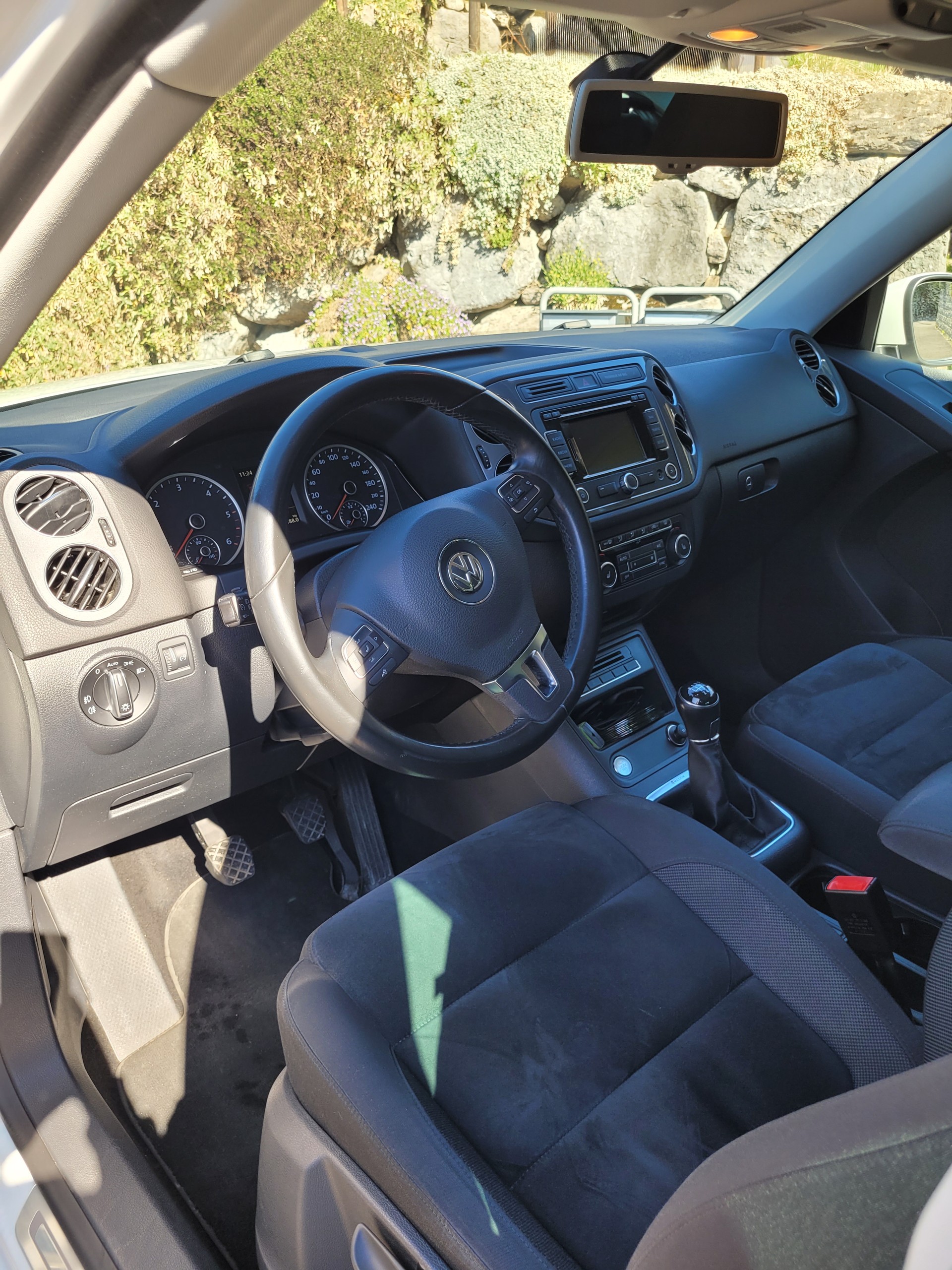 VW 2.0 TDI BMT Sport & Style R-Line 4Motion-image-5