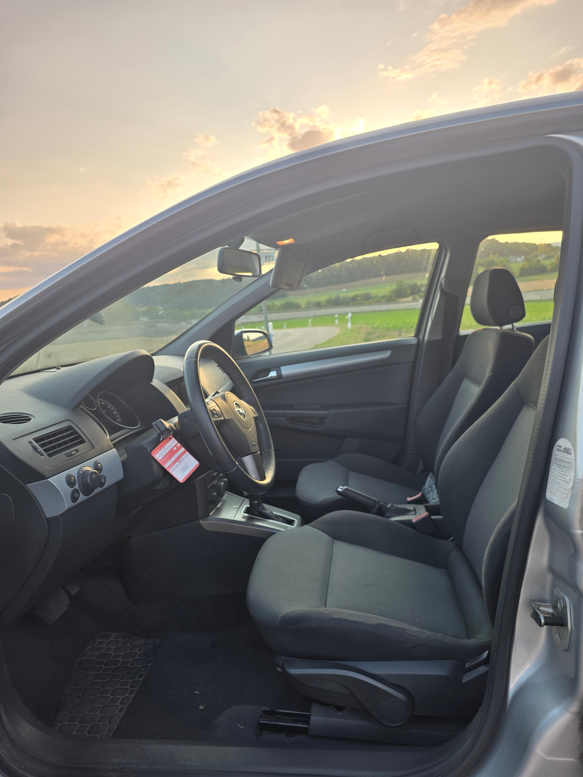 OPEL Astra 1.8i 16V Enjoy-image-9
