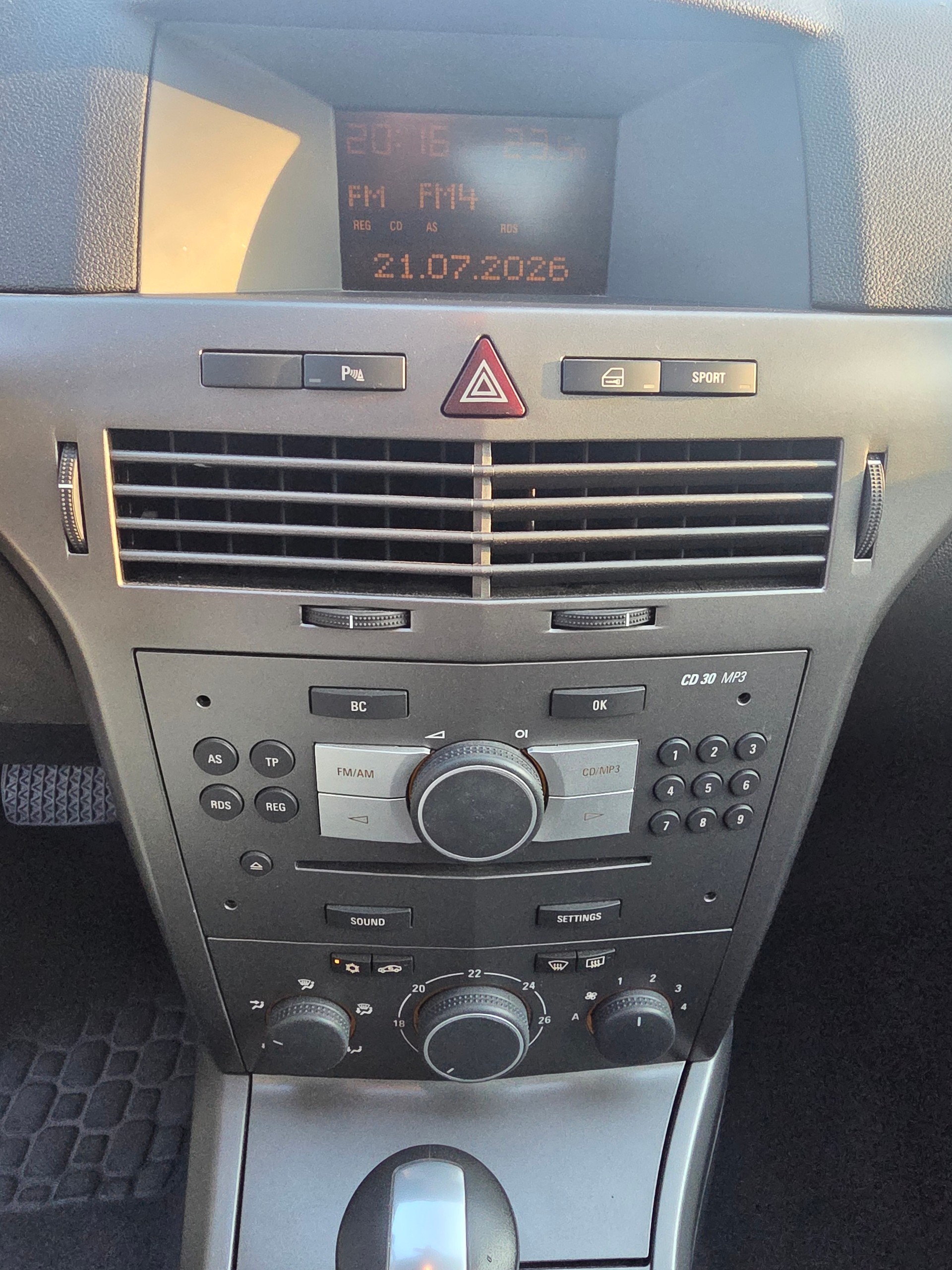 OPEL Astra 1.8i 16V Enjoy-image-12
