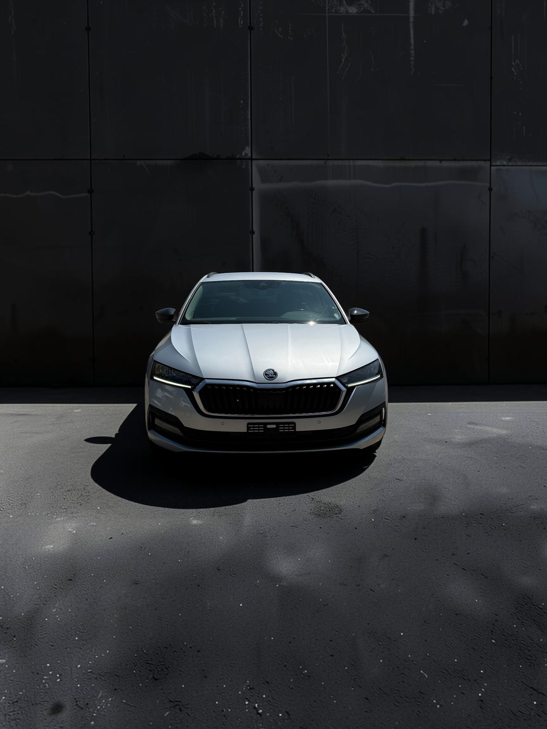 SKODA Octavia Combi 2.0 TDI DSG Ambition-image-2