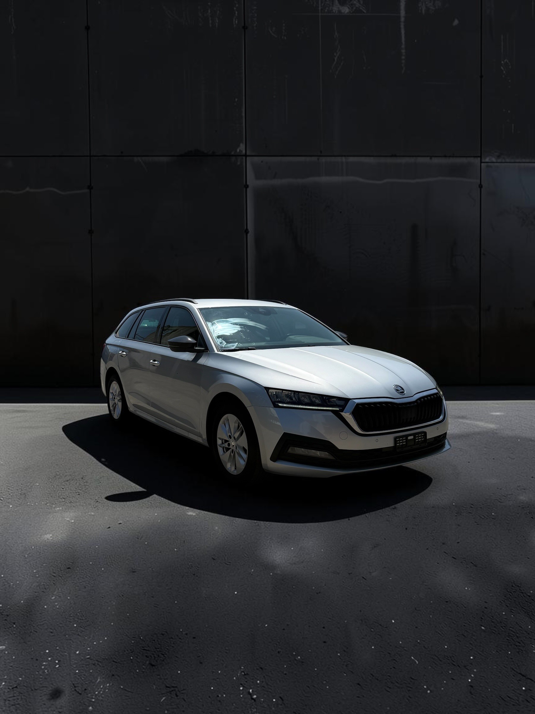 SKODA Octavia Combi 2.0 TDI DSG Ambition-image-1
