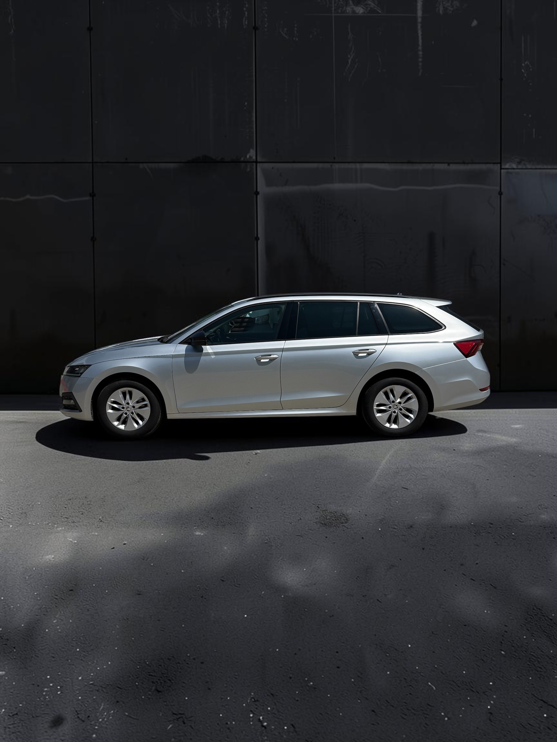 SKODA Octavia Combi 2.0 TDI DSG Ambition-image-3