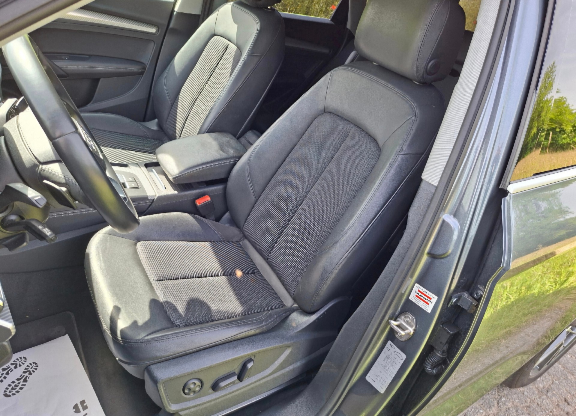 AUDI Q5 45 TFSI quattro S-tronic-image-9
