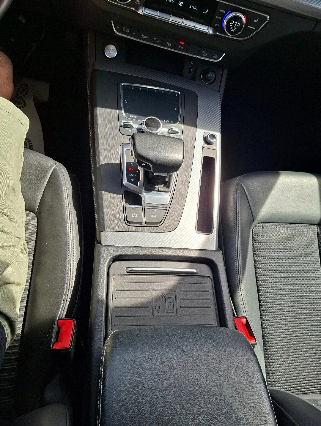 AUDI Q5 45 TFSI quattro S-tronic-image-12