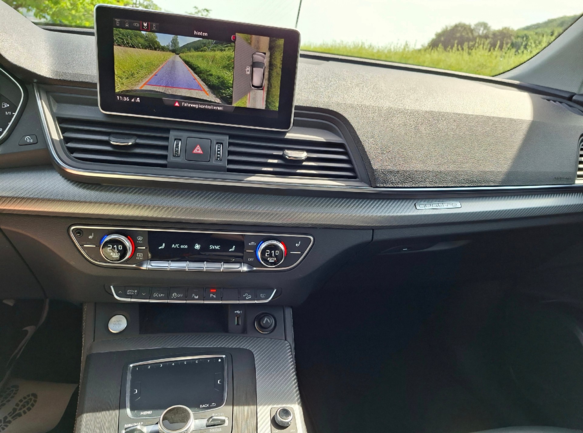AUDI Q5 45 TFSI quattro S-tronic-image-11