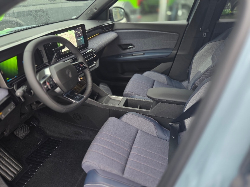 RENAULT R4 E-Tech Comfort Range 52 kWh Techno-image-6