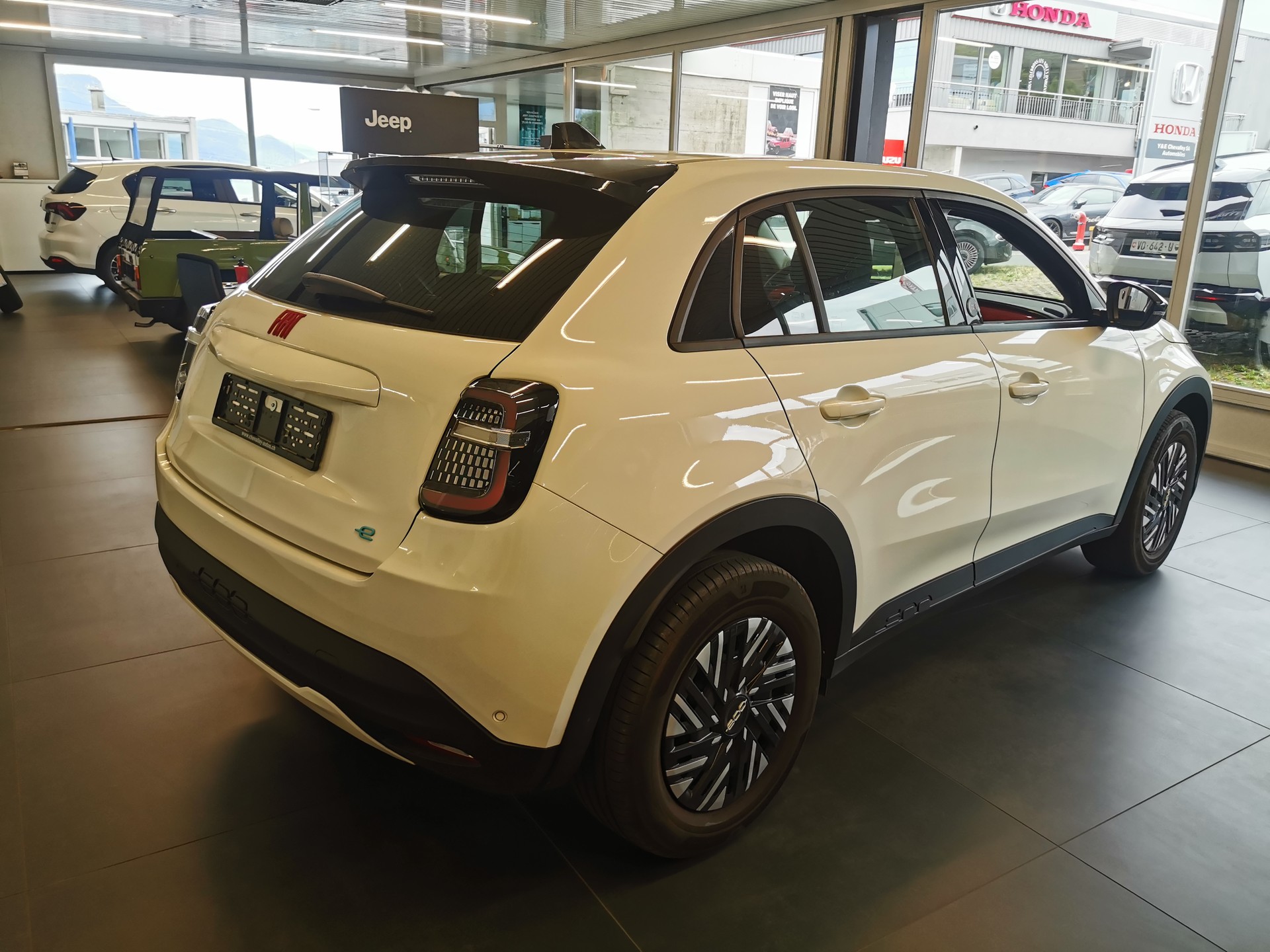 FIAT 600e Red-image-2
