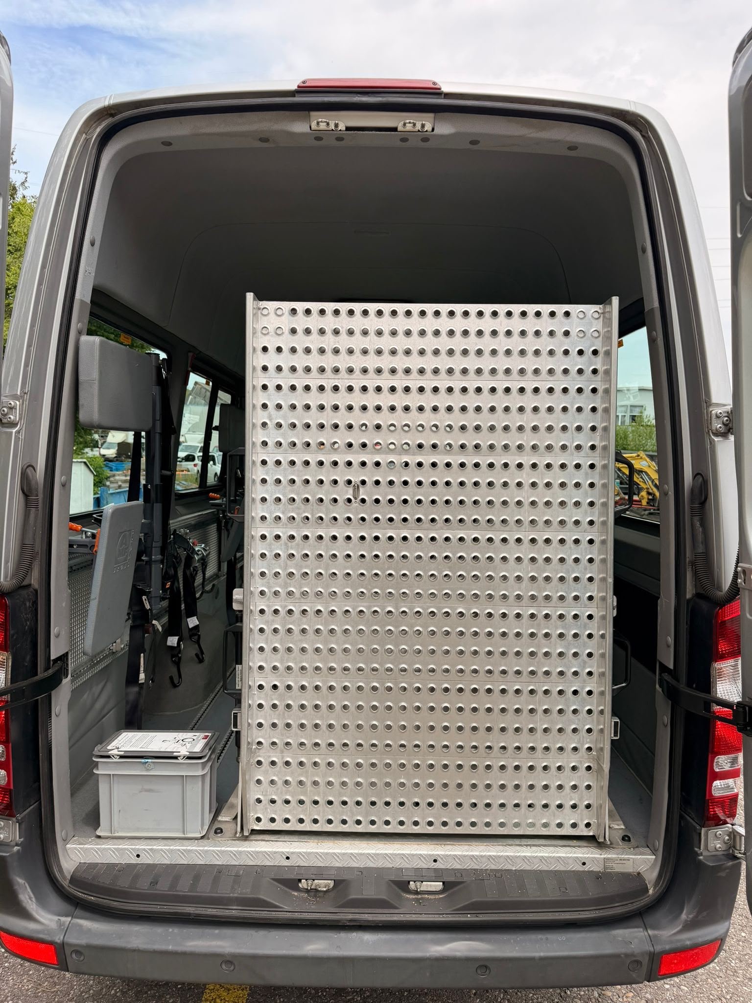 MERCEDES-BENZ Sprinter-image-11