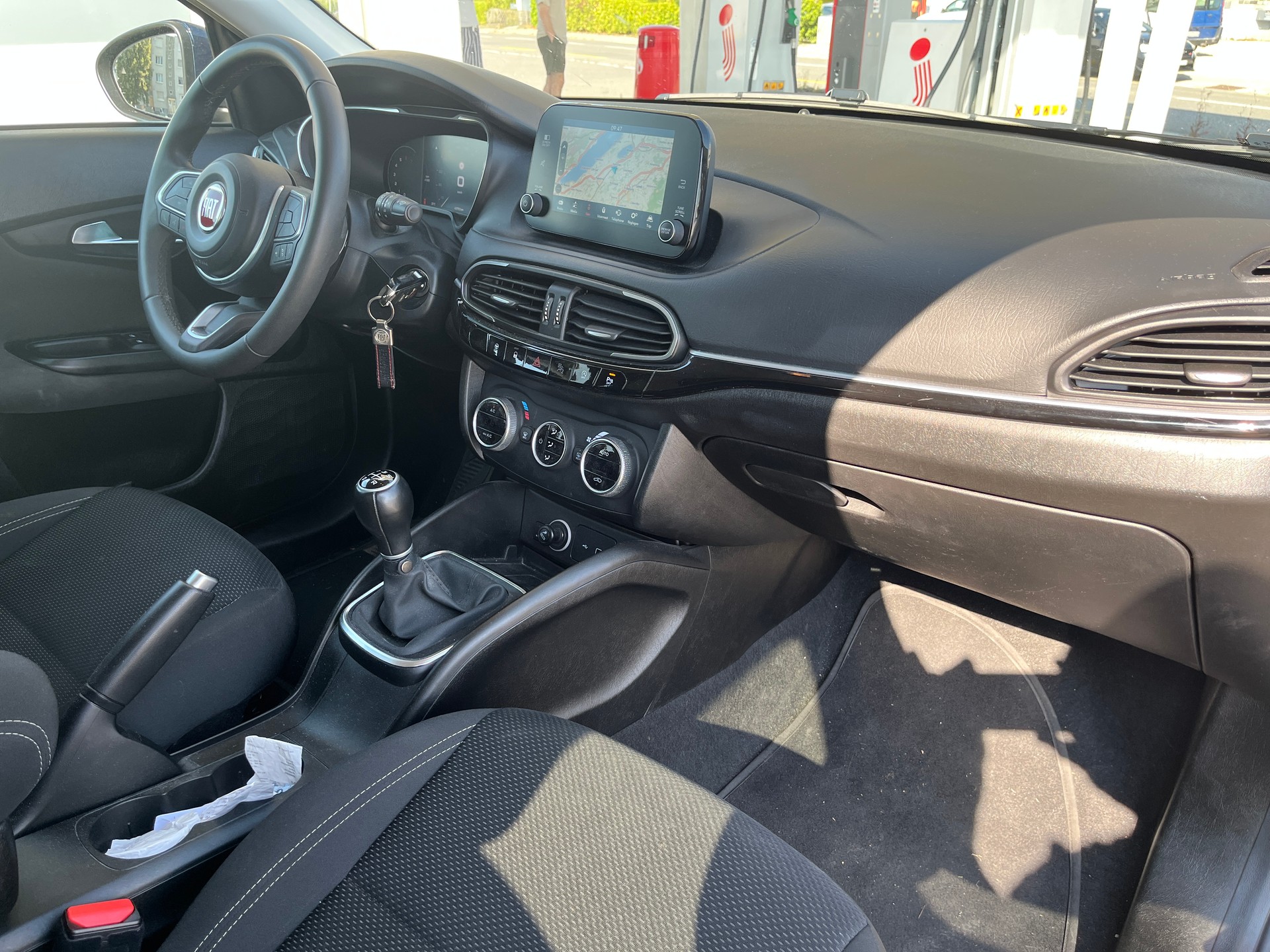 FIAT Tipo 1.0 100CV de 1ère main. Véhicule soigné, sous garantie constructeur jusqu'en 2027-image-13