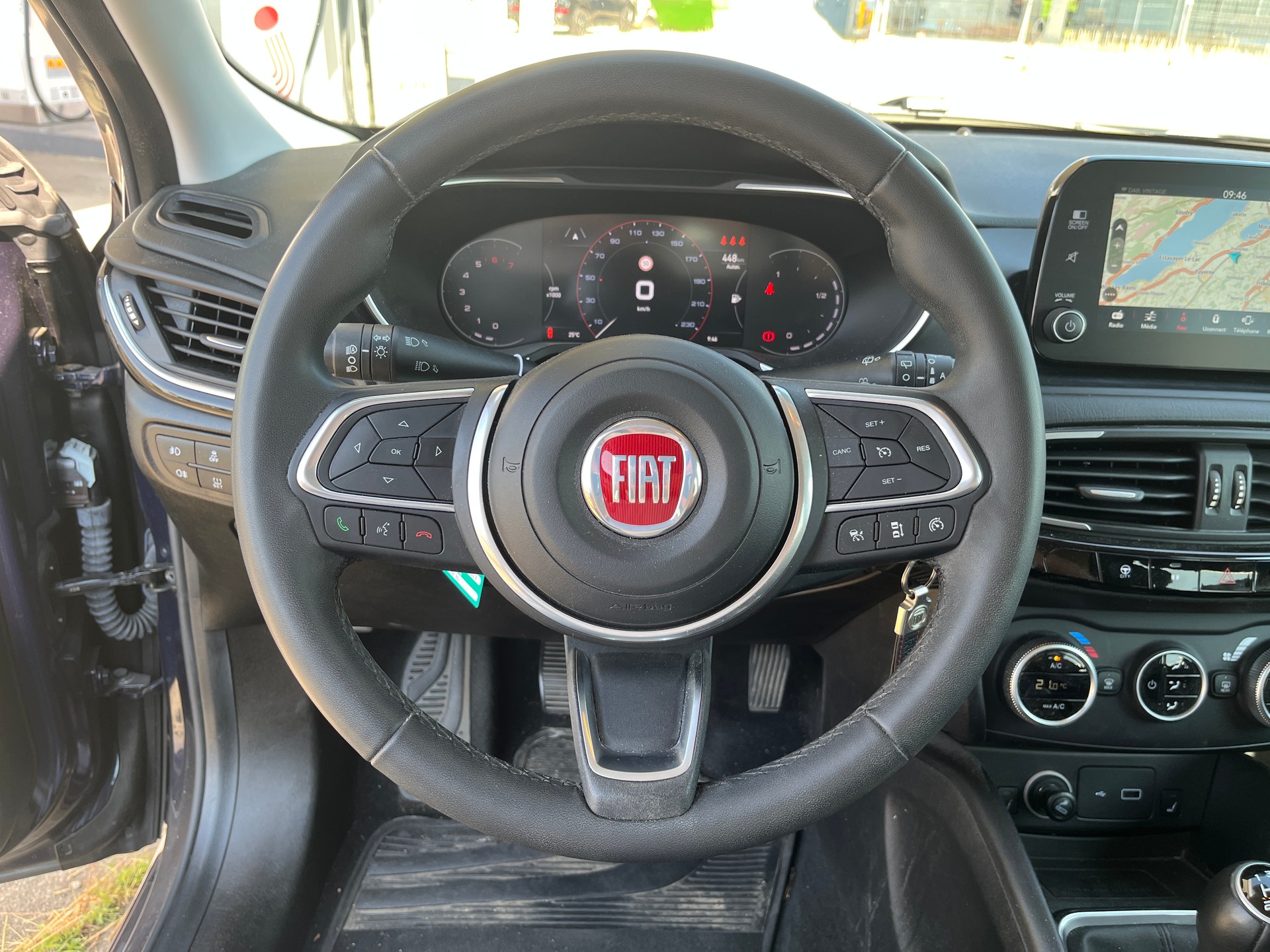 FIAT Tipo 1.0 100CV de 1ère main. Véhicule soigné, sous garantie constructeur jusqu'en 2027-image-9