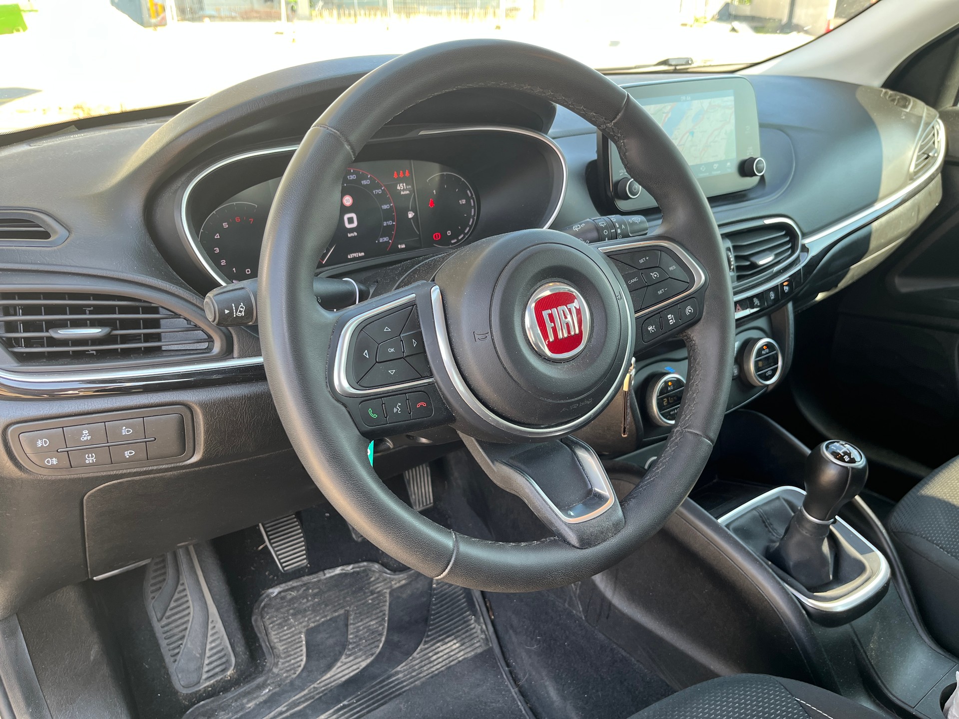 FIAT Tipo 1.0 100CV de 1ère main. Véhicule soigné, sous garantie constructeur jusqu'en 2027-image-6