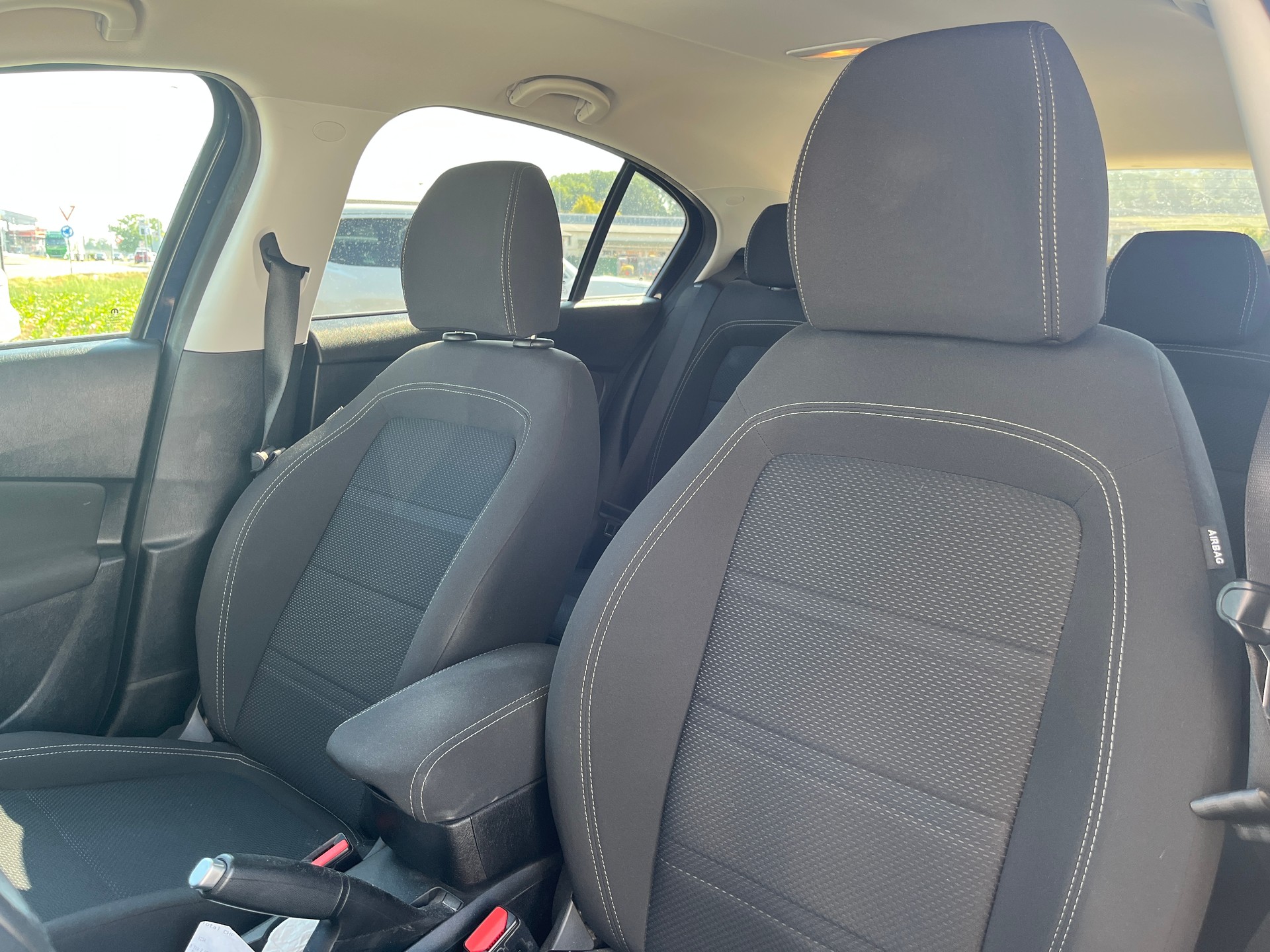 FIAT Tipo 1.0 100CV de 1ère main. Véhicule soigné, sous garantie constructeur jusqu'en 2027-image-12